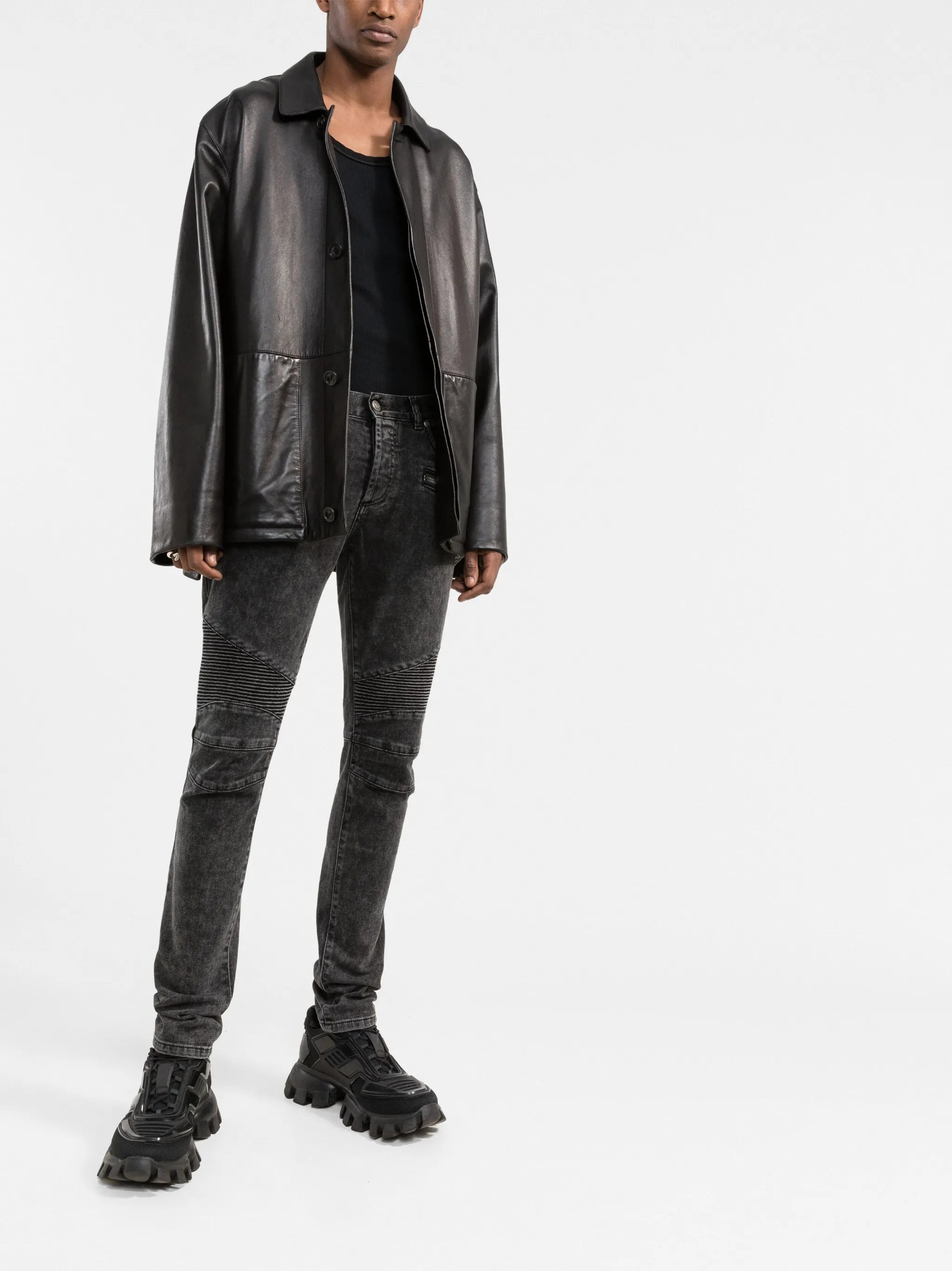 Slim-fit jeans with ribbed knees