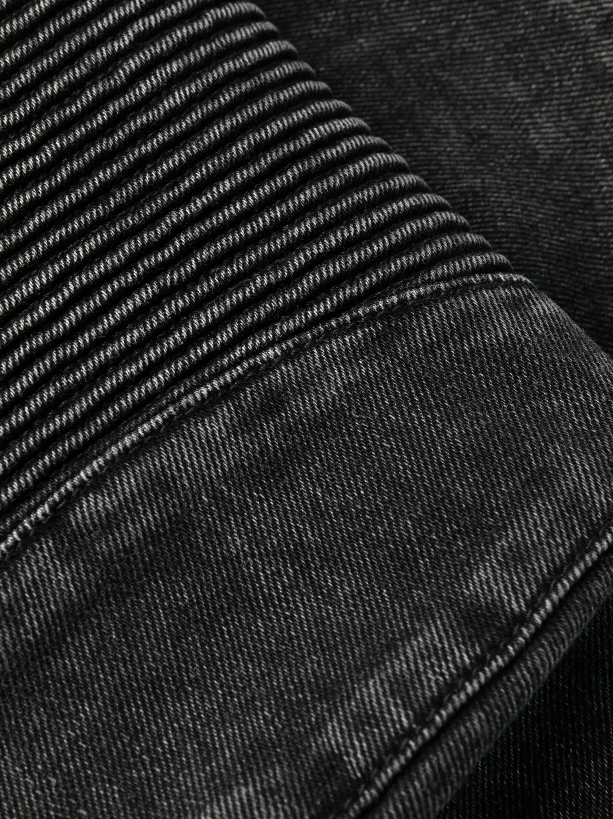 Slim-fit jeans with ribbed knees