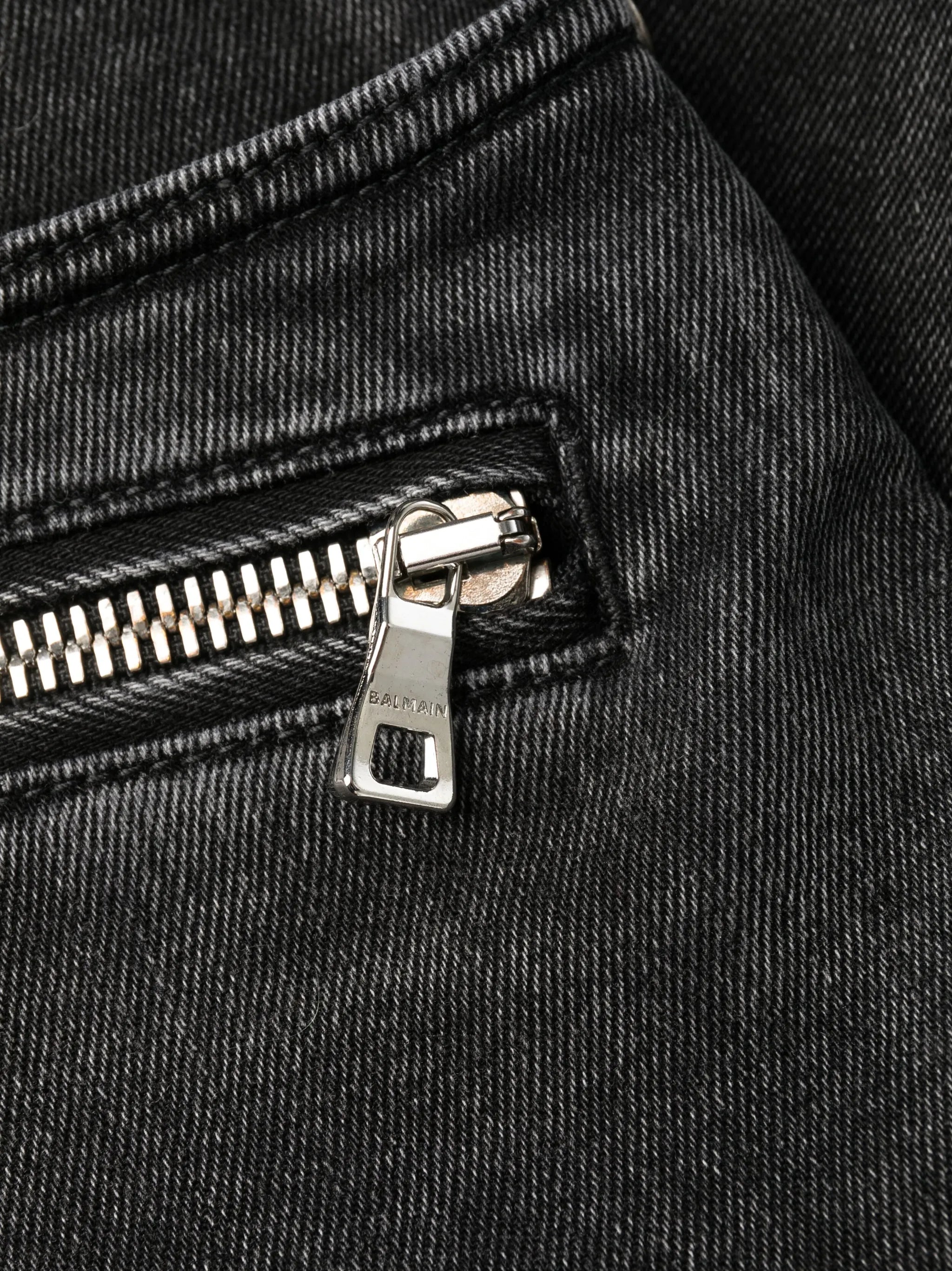 Slim-fit jeans with ribbed knees