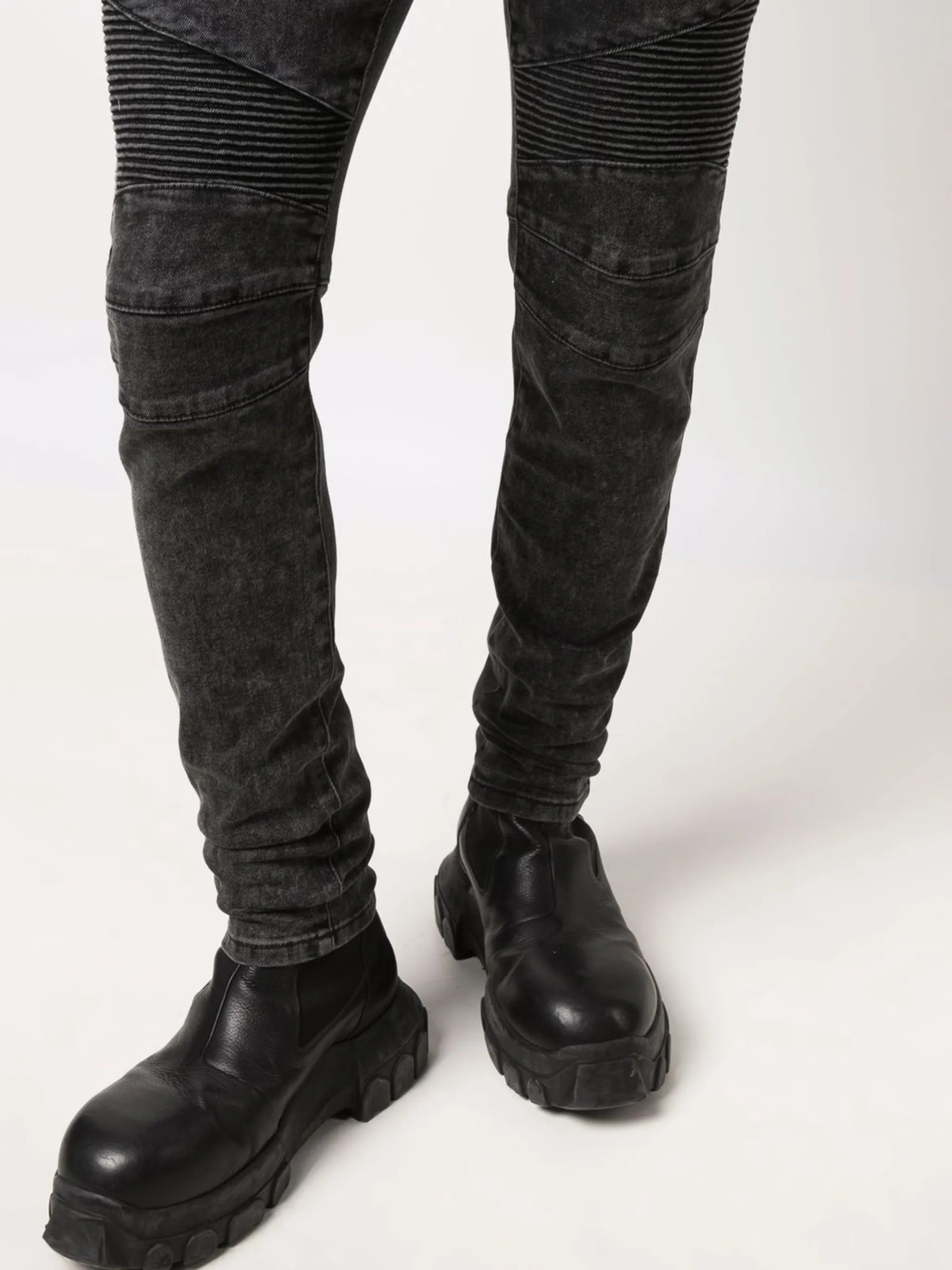 Schmale Jeans mit Bleached-Effekt