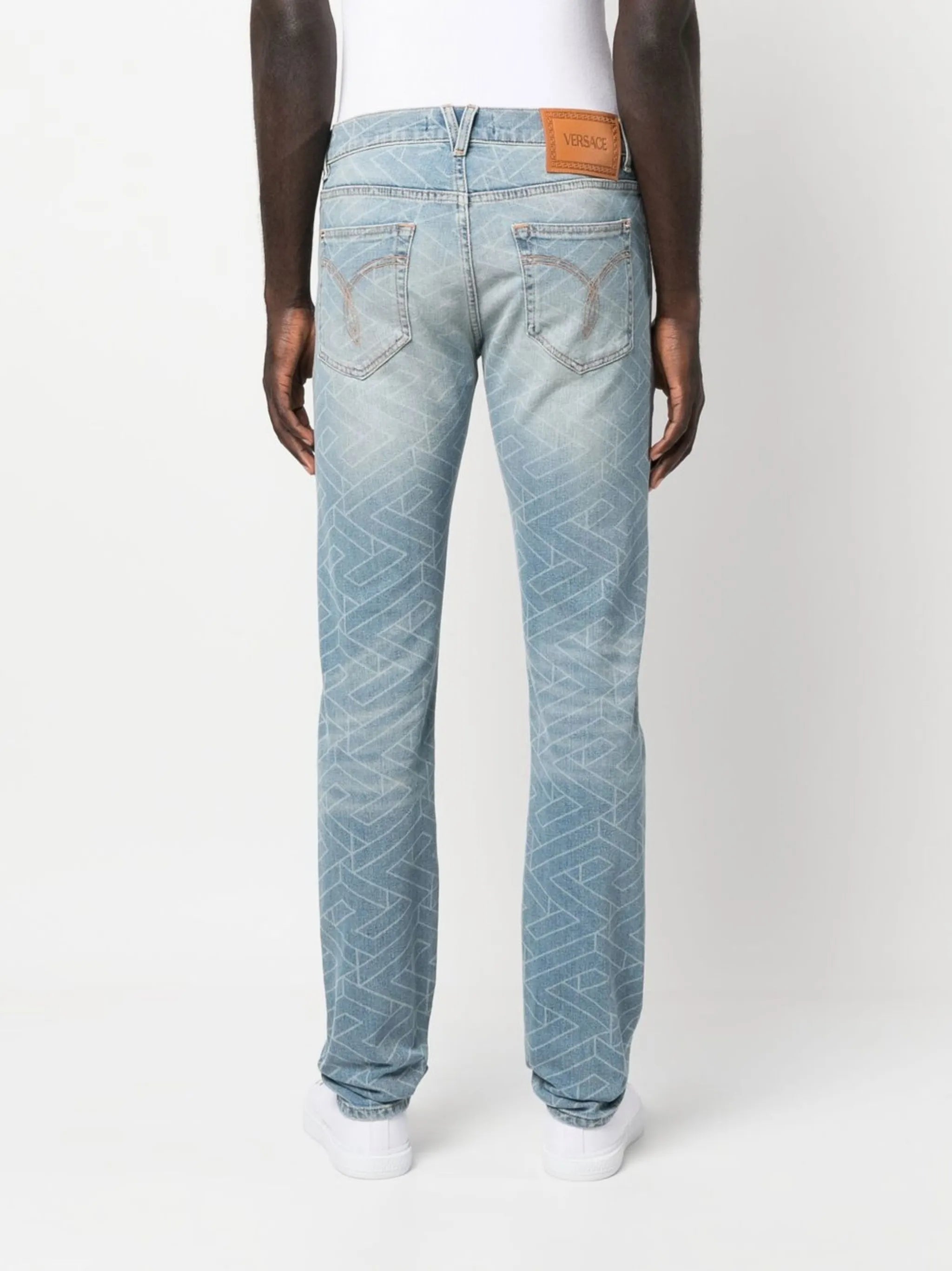 Jeans mit geometrischem Print