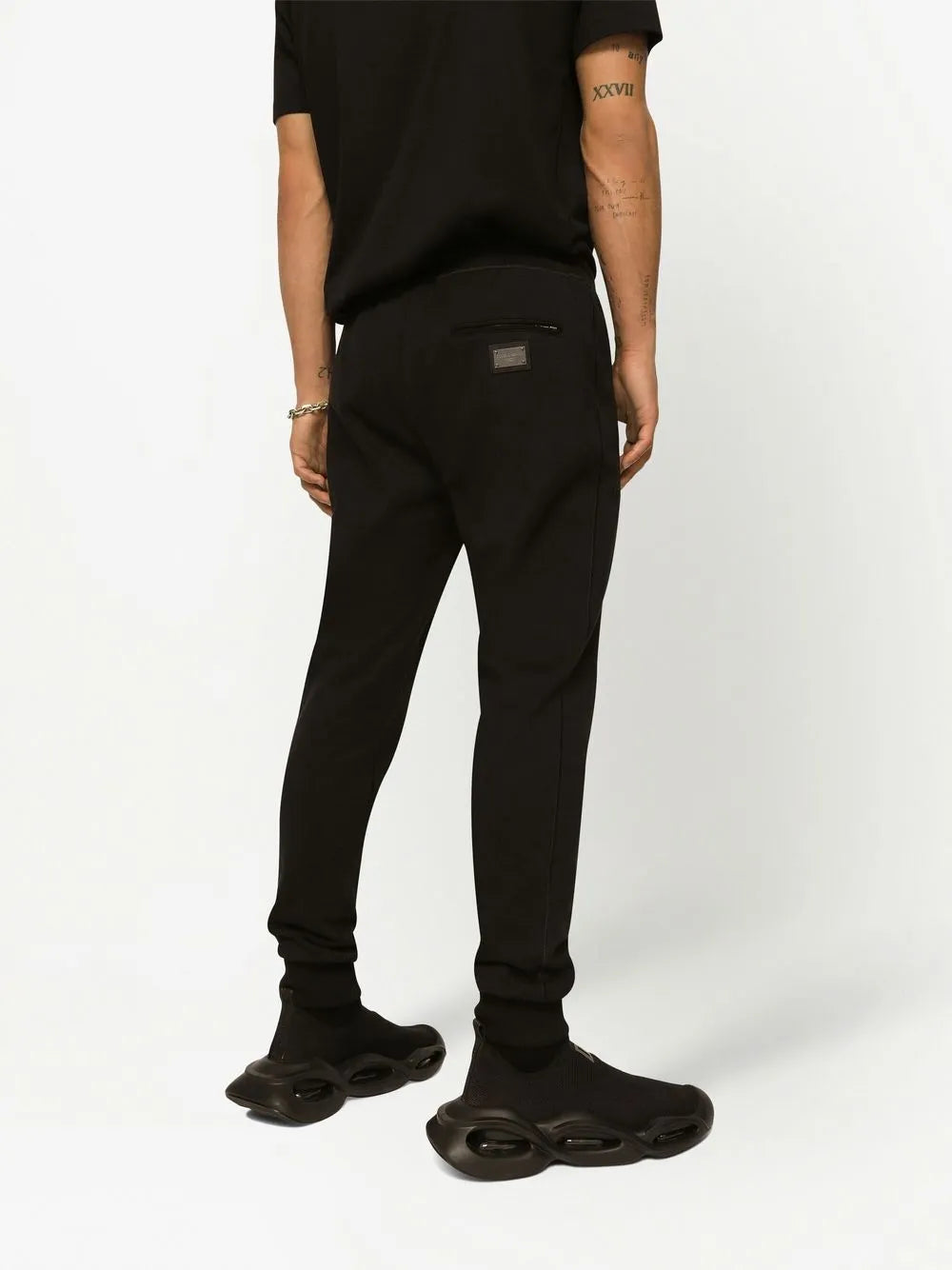 Jogging pants with logo tag