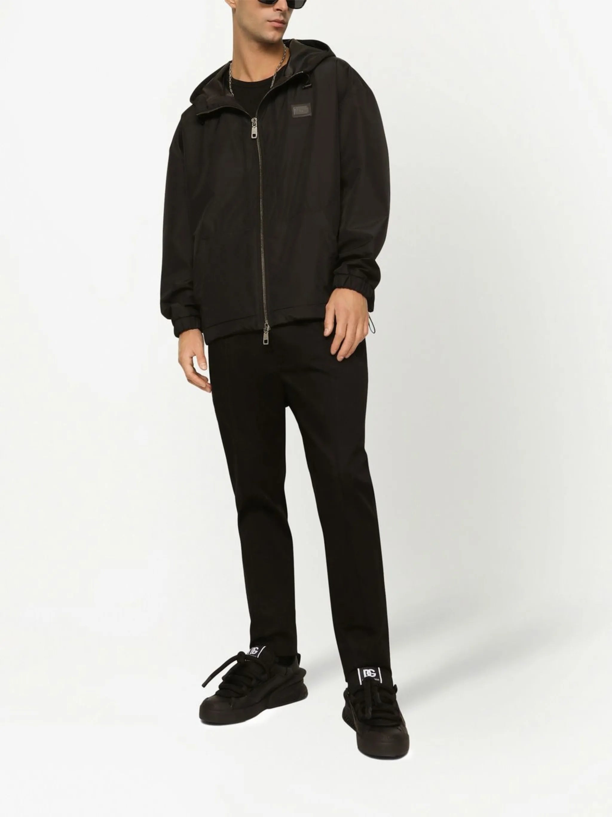 Kapuzenjacke mit Logo-Schild