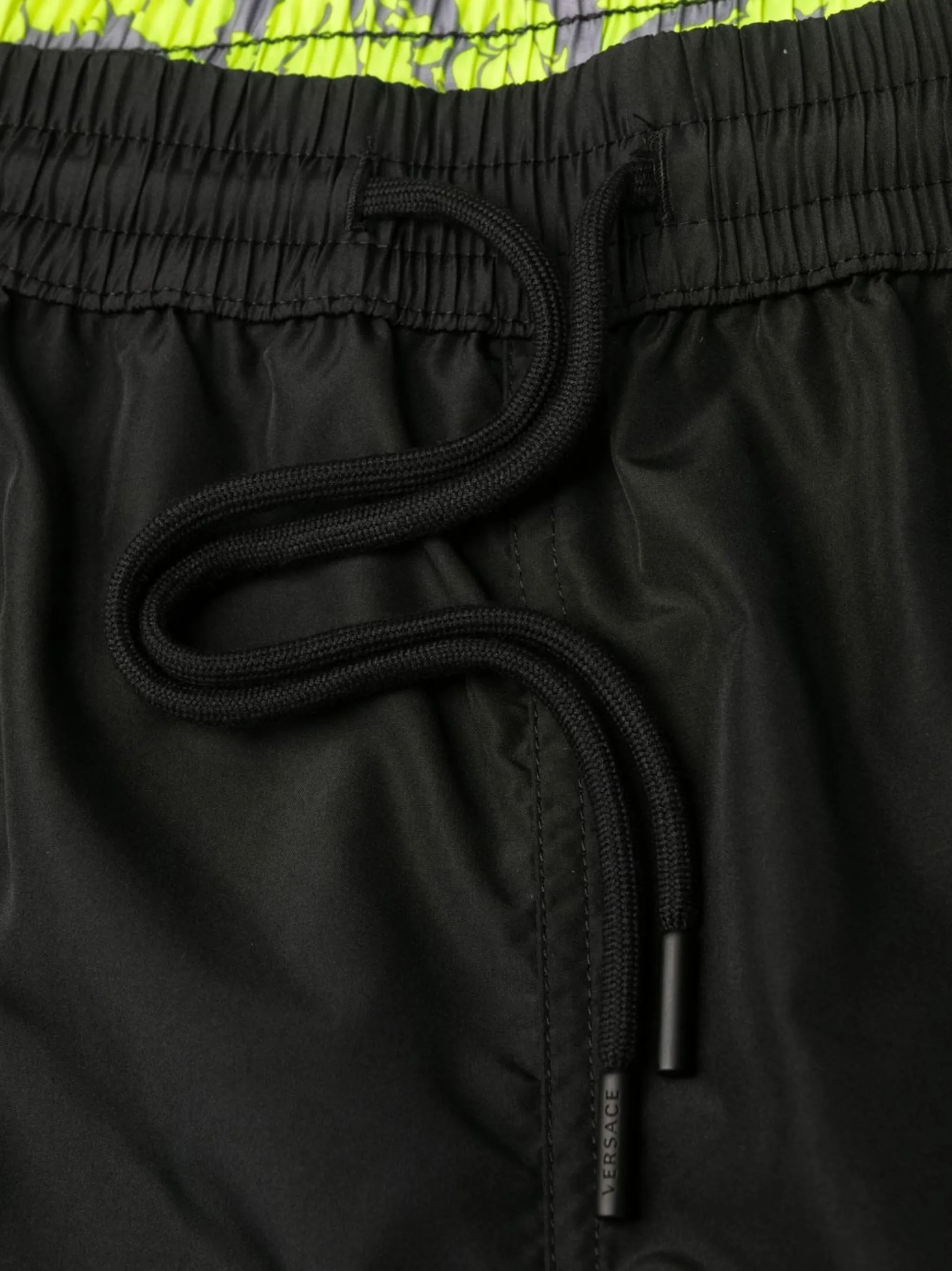 Badeshorts mit Kordelzug