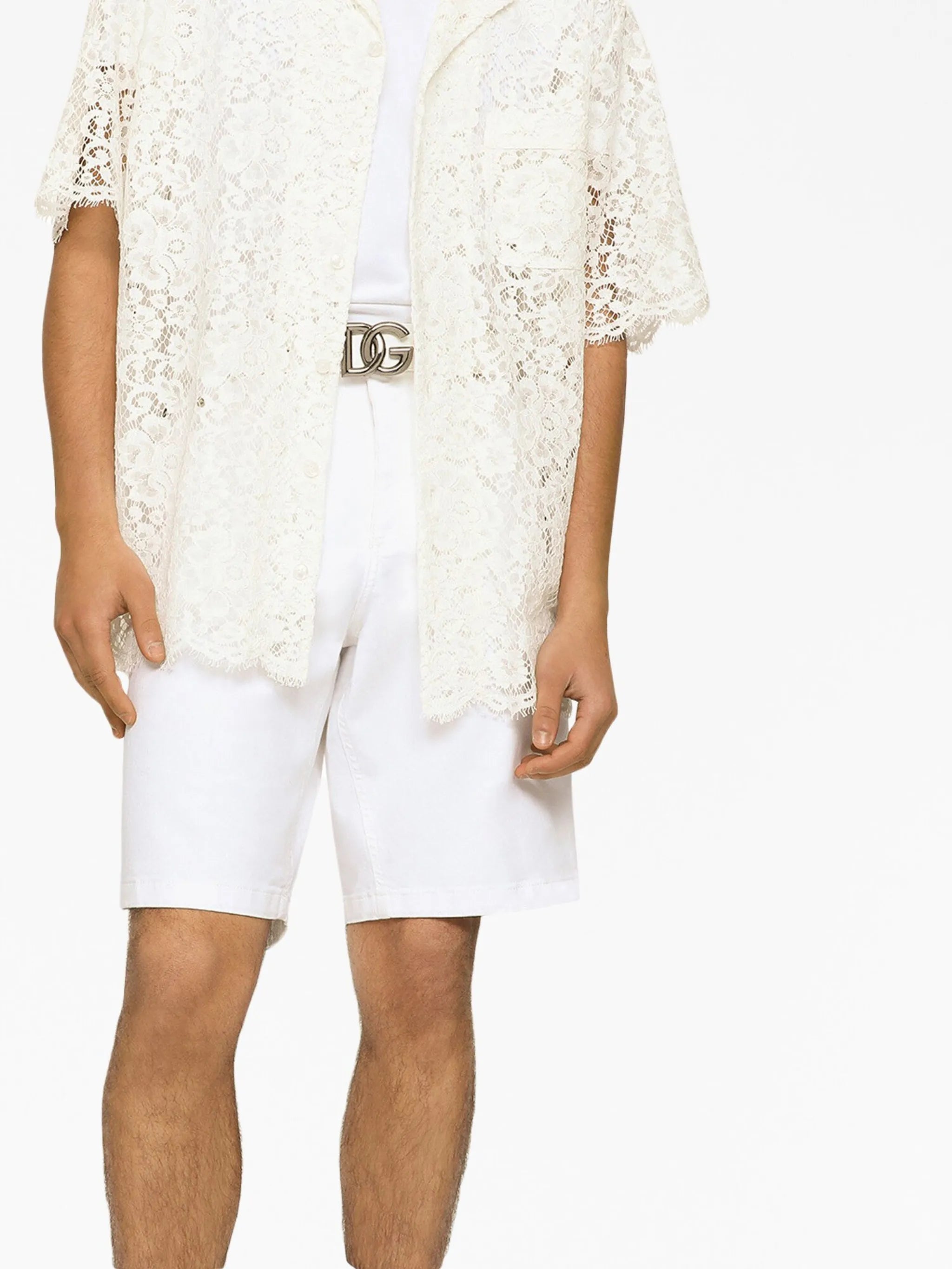 Jeans-Shorts mit Logo-Schild