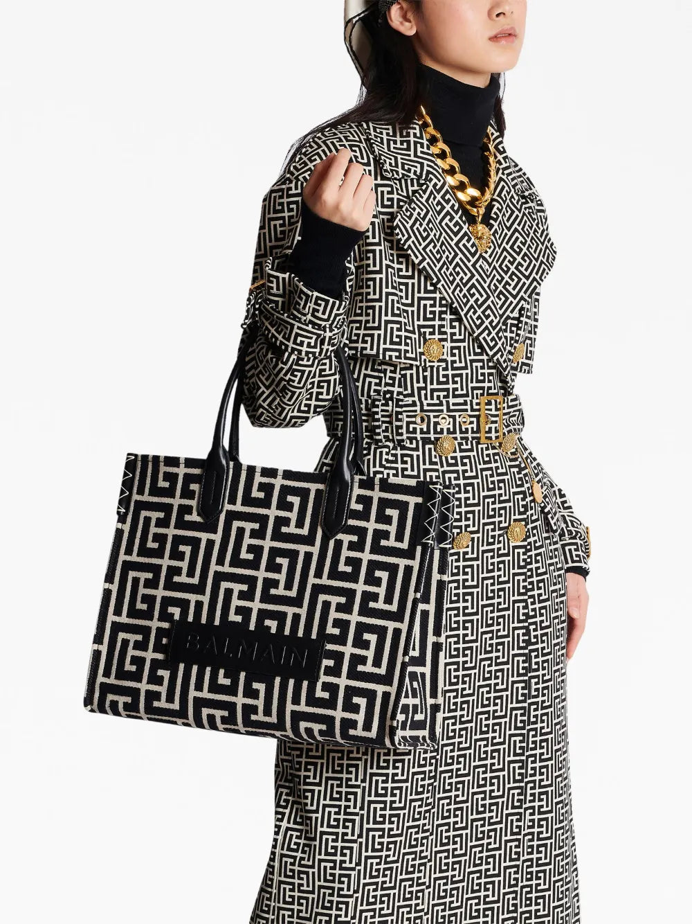 Schultertasche mit Jacquardmuster