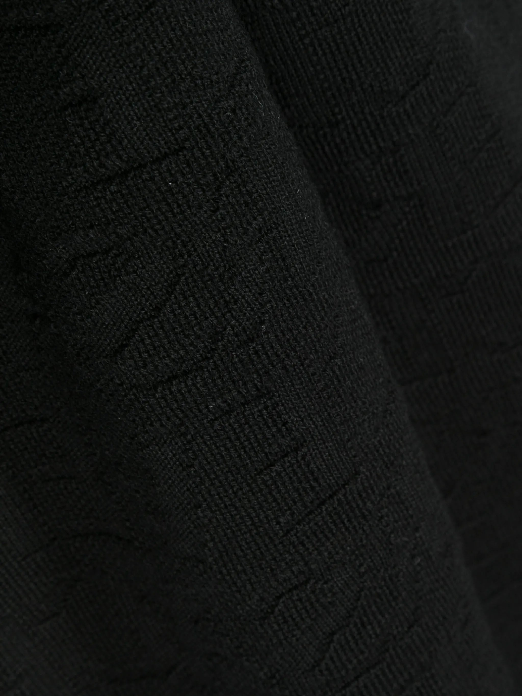 Scarf with intarsia logo