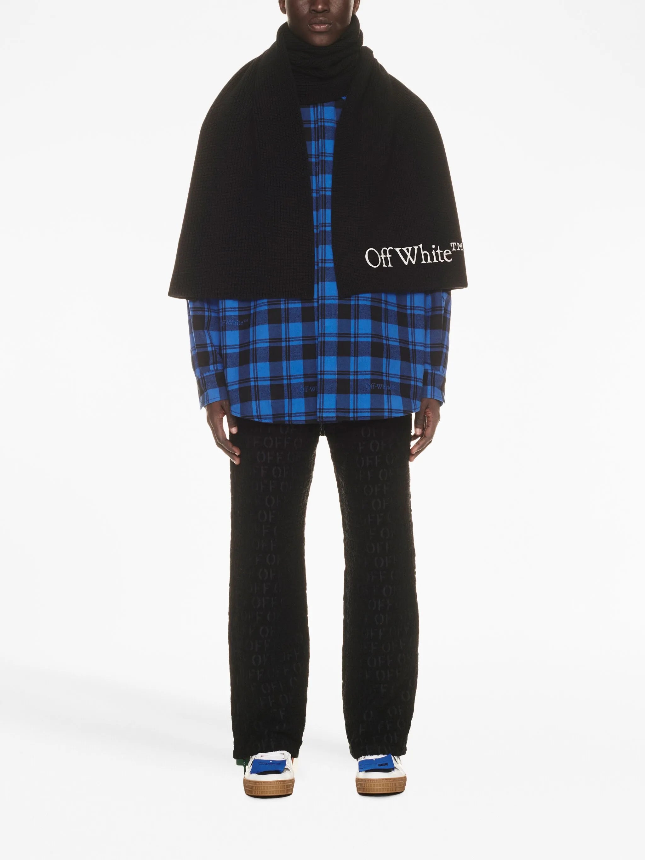 Knitted scarf with logo