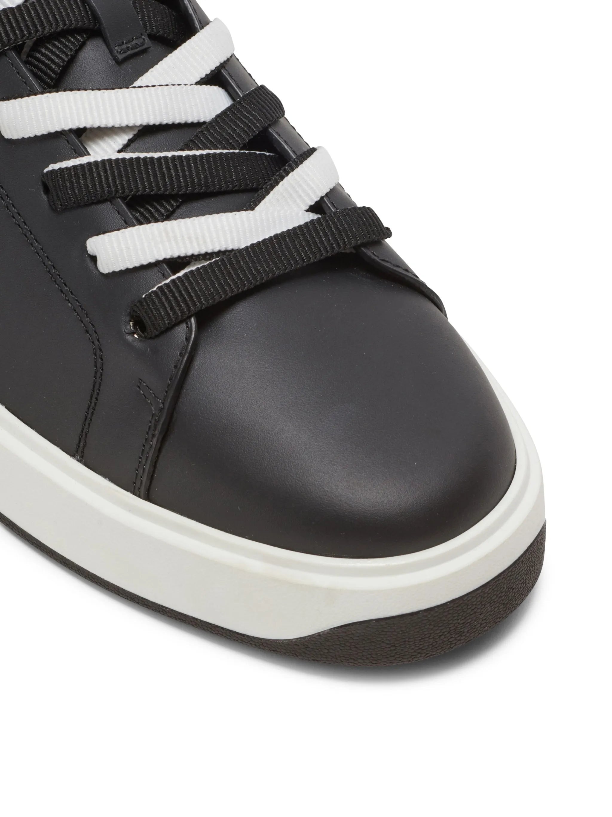 B-Court Sneakers
