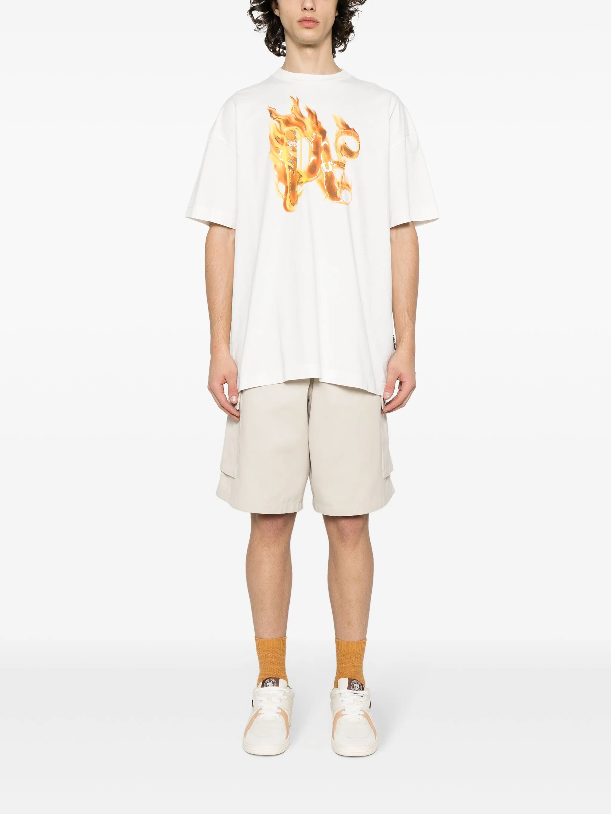 Burning T-Shirt mit Monogramm-Print