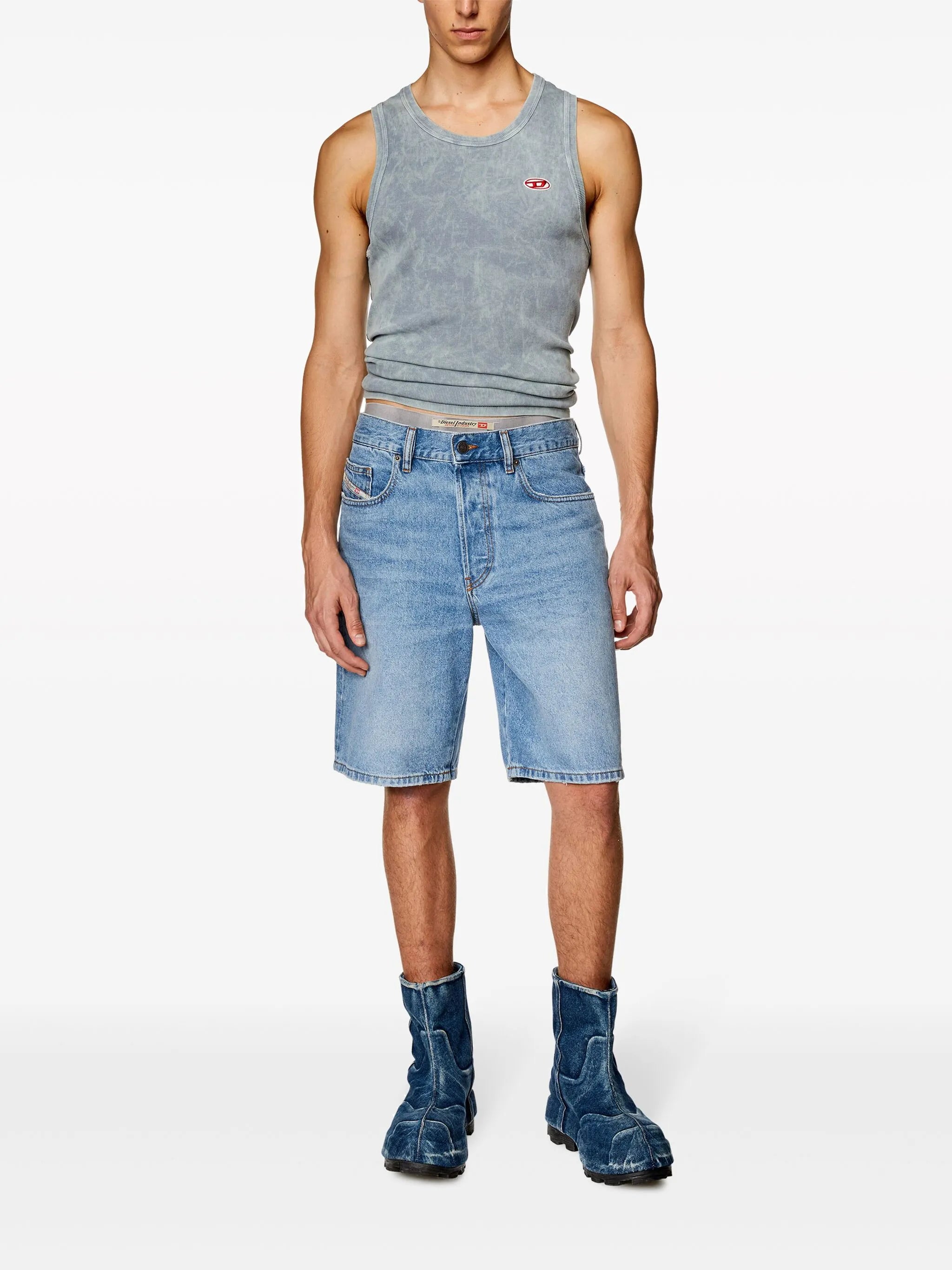 Gerade Jeans-Shorts mit Logo-Patch