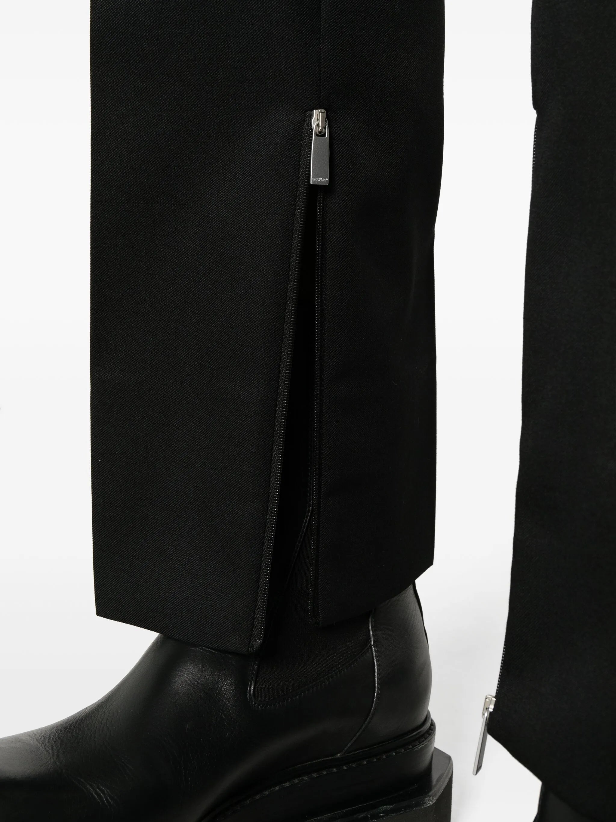 Slim-fit pants with logo embroidery