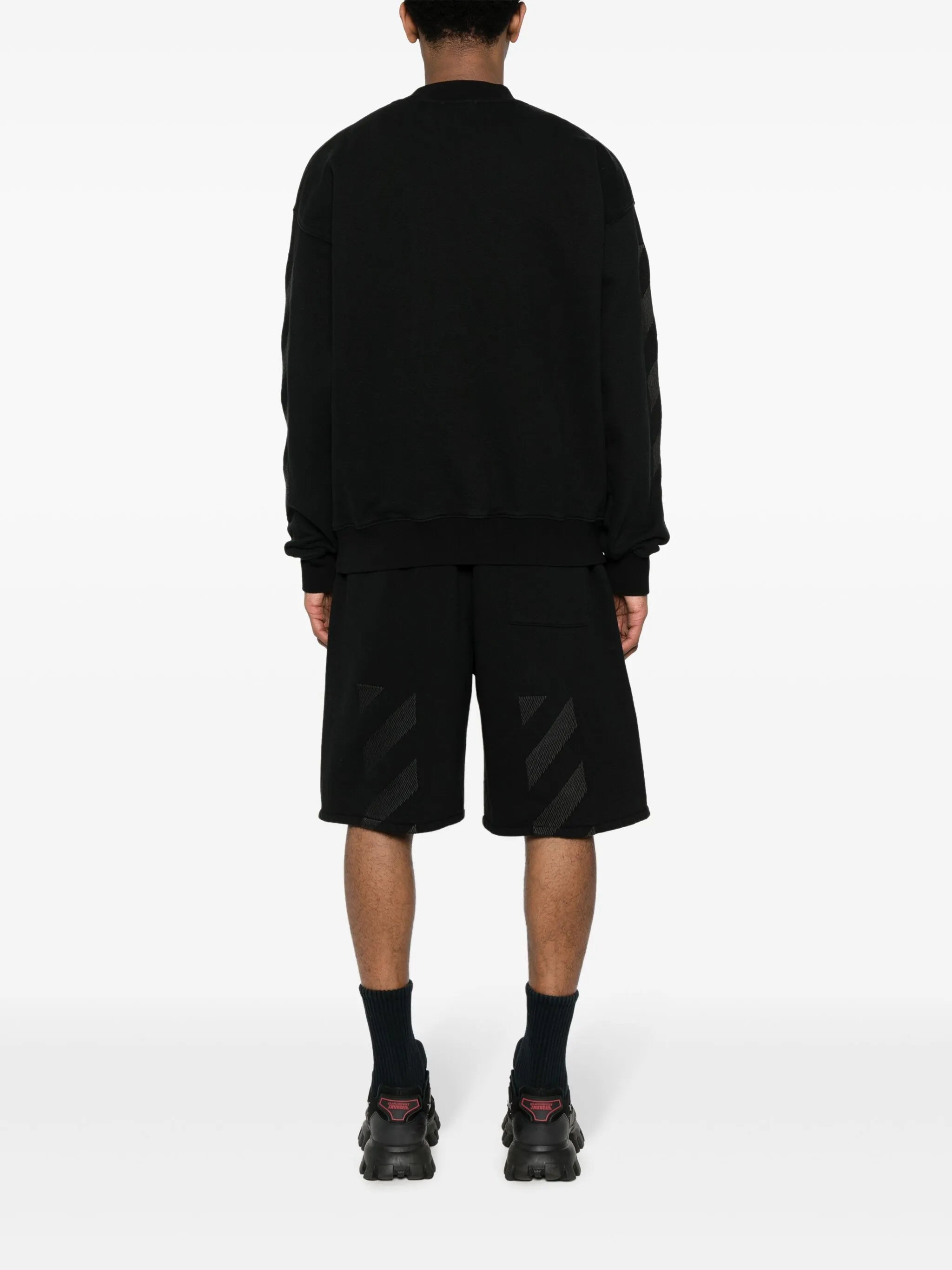 Sweatshirt mit diagonalen Streifen
