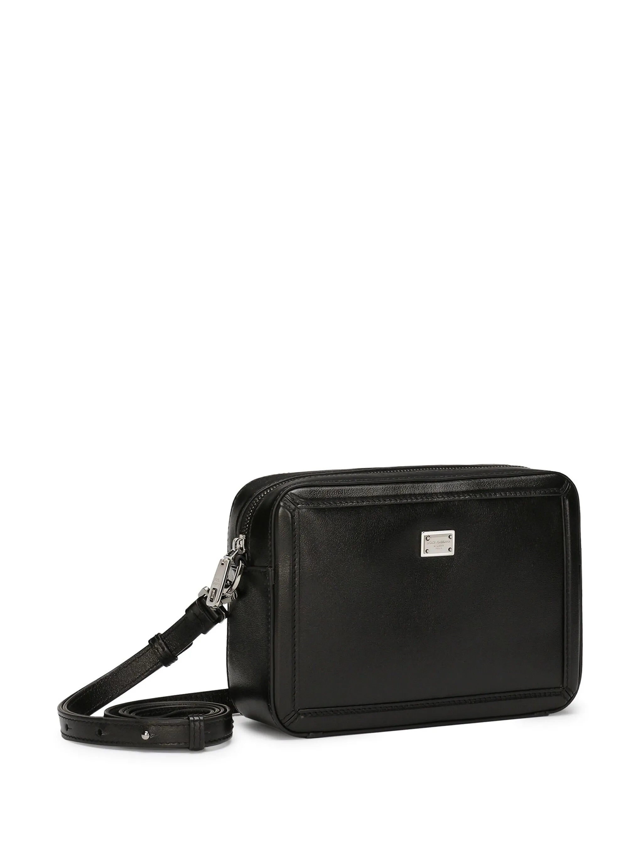 Schultertasche mit Logo-Schild