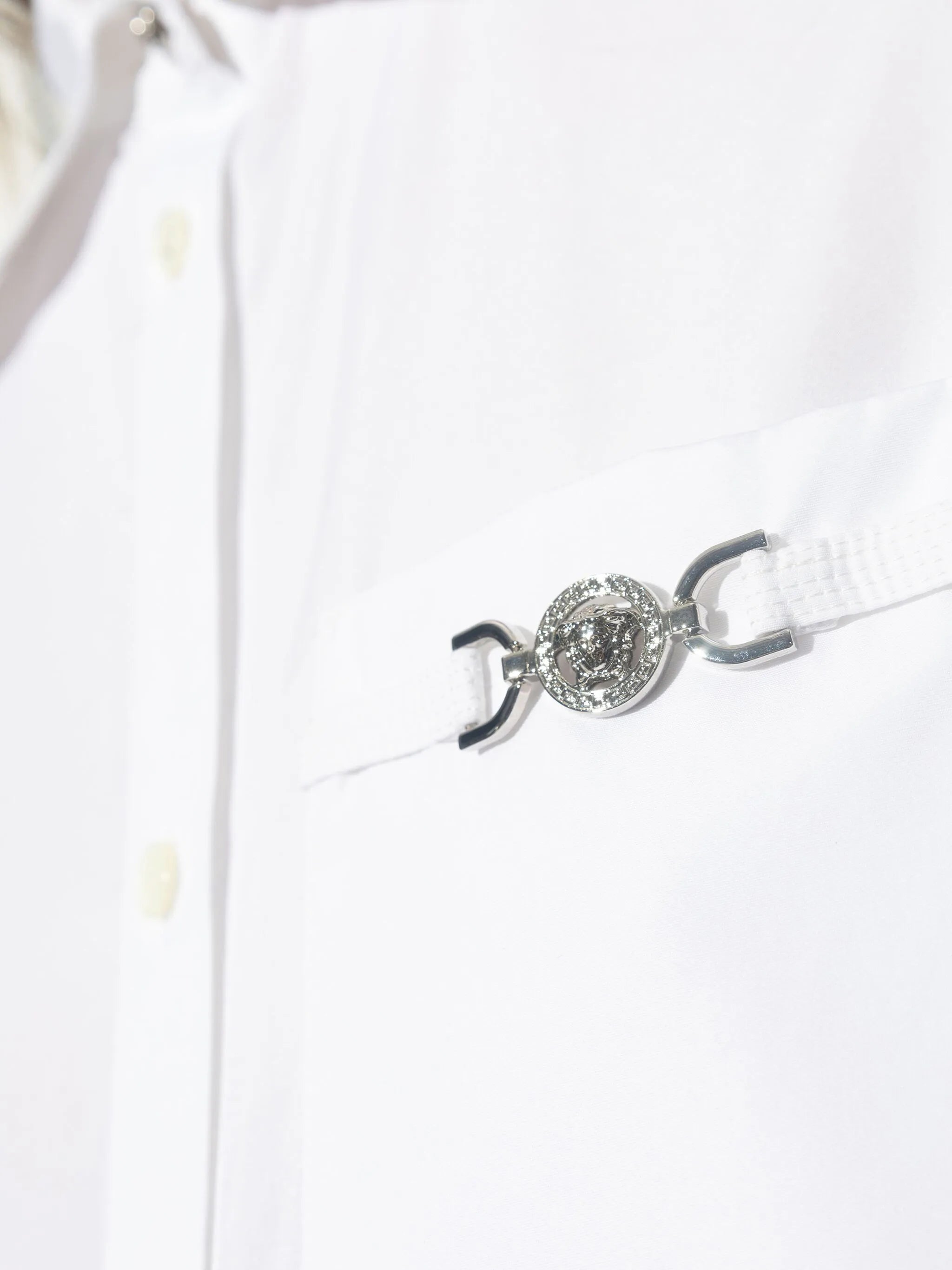 Hemd mit Medusa-Schild