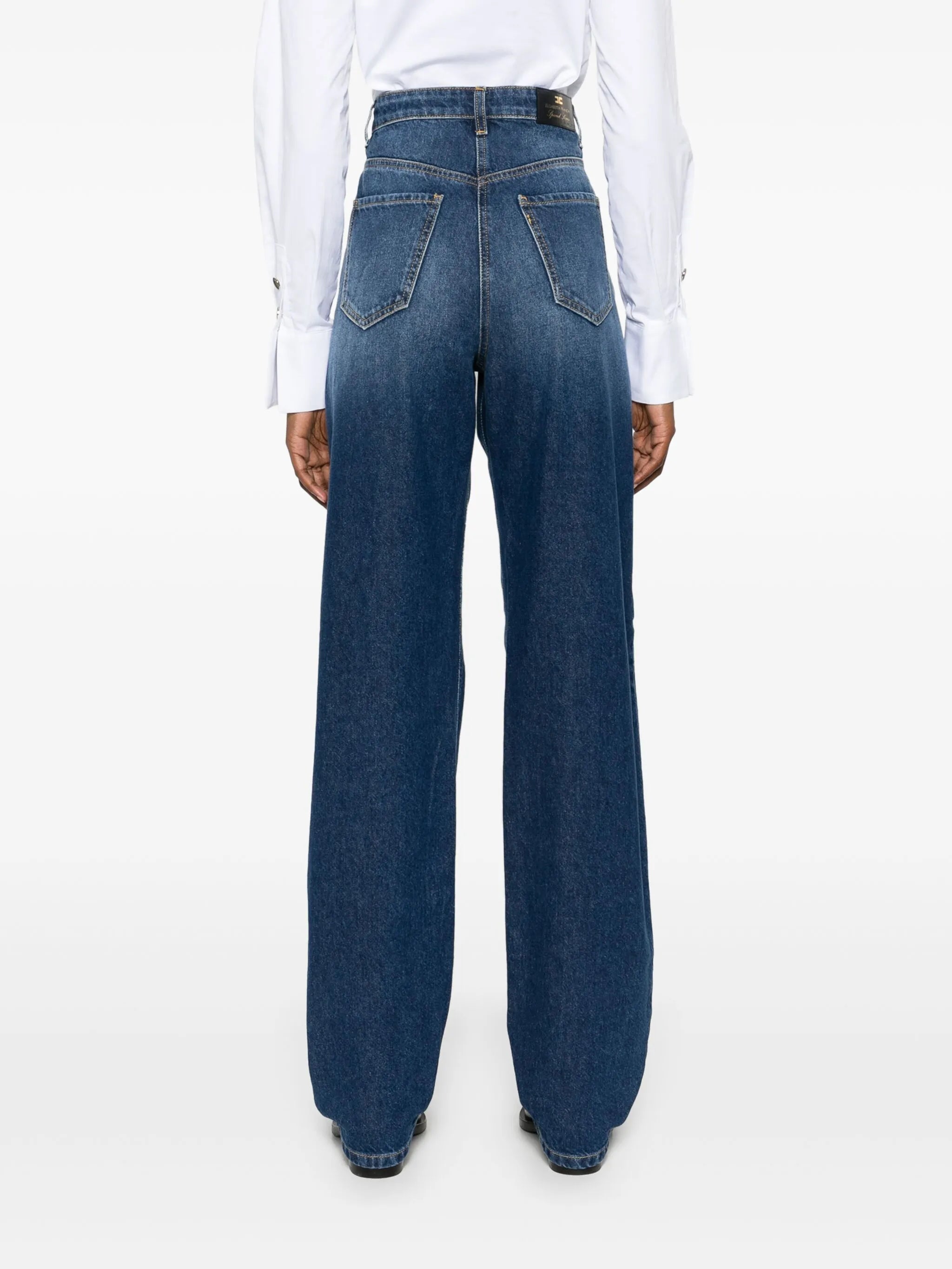 Boyfriend-Jeans mit Logo-Schild