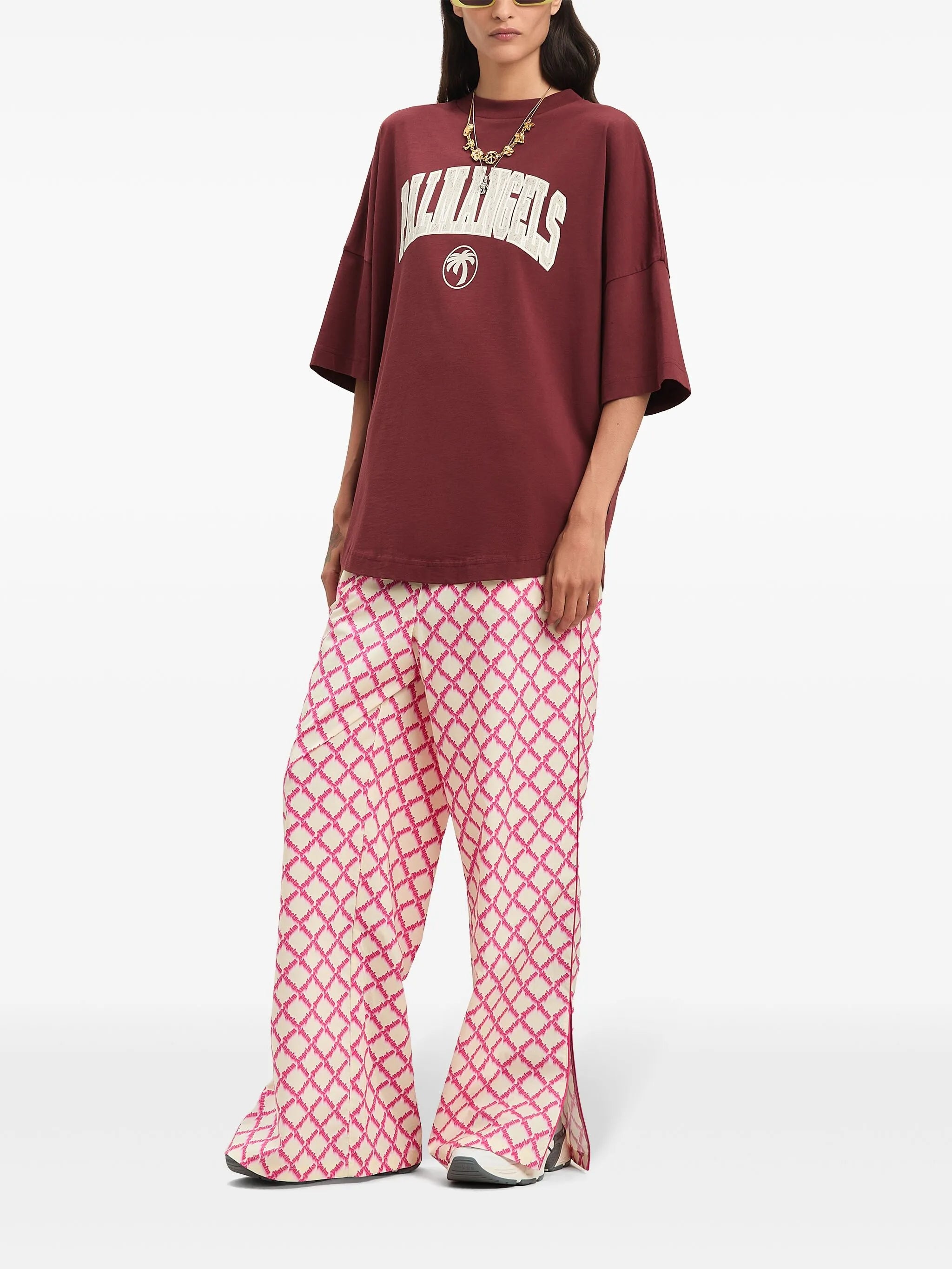 Hose mit Logo-Schlitz