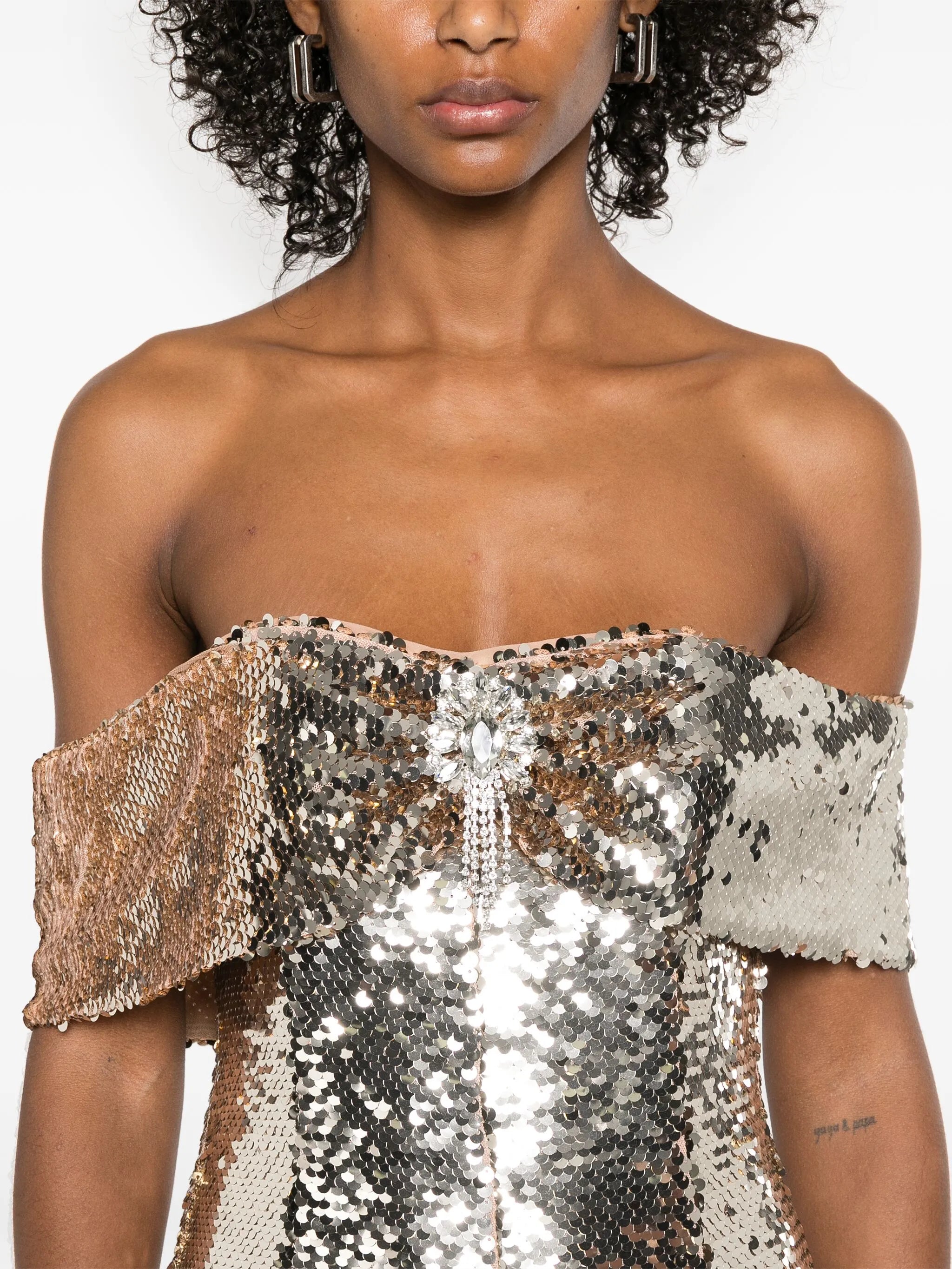 Schulterfreies Minikleid mit Pailletten