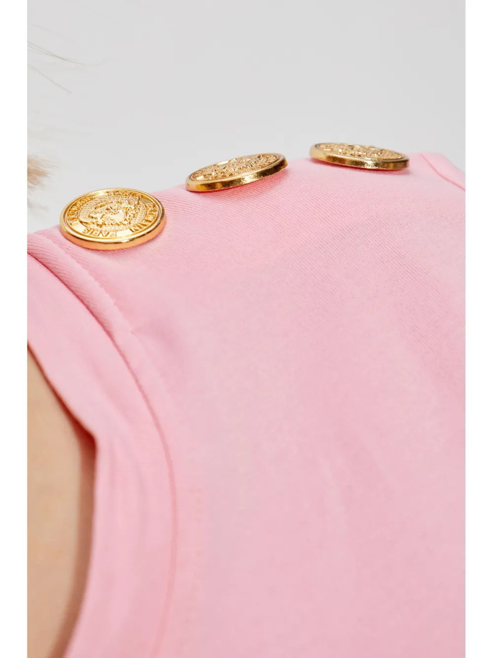 T-Shirt mit Zierknöpfen