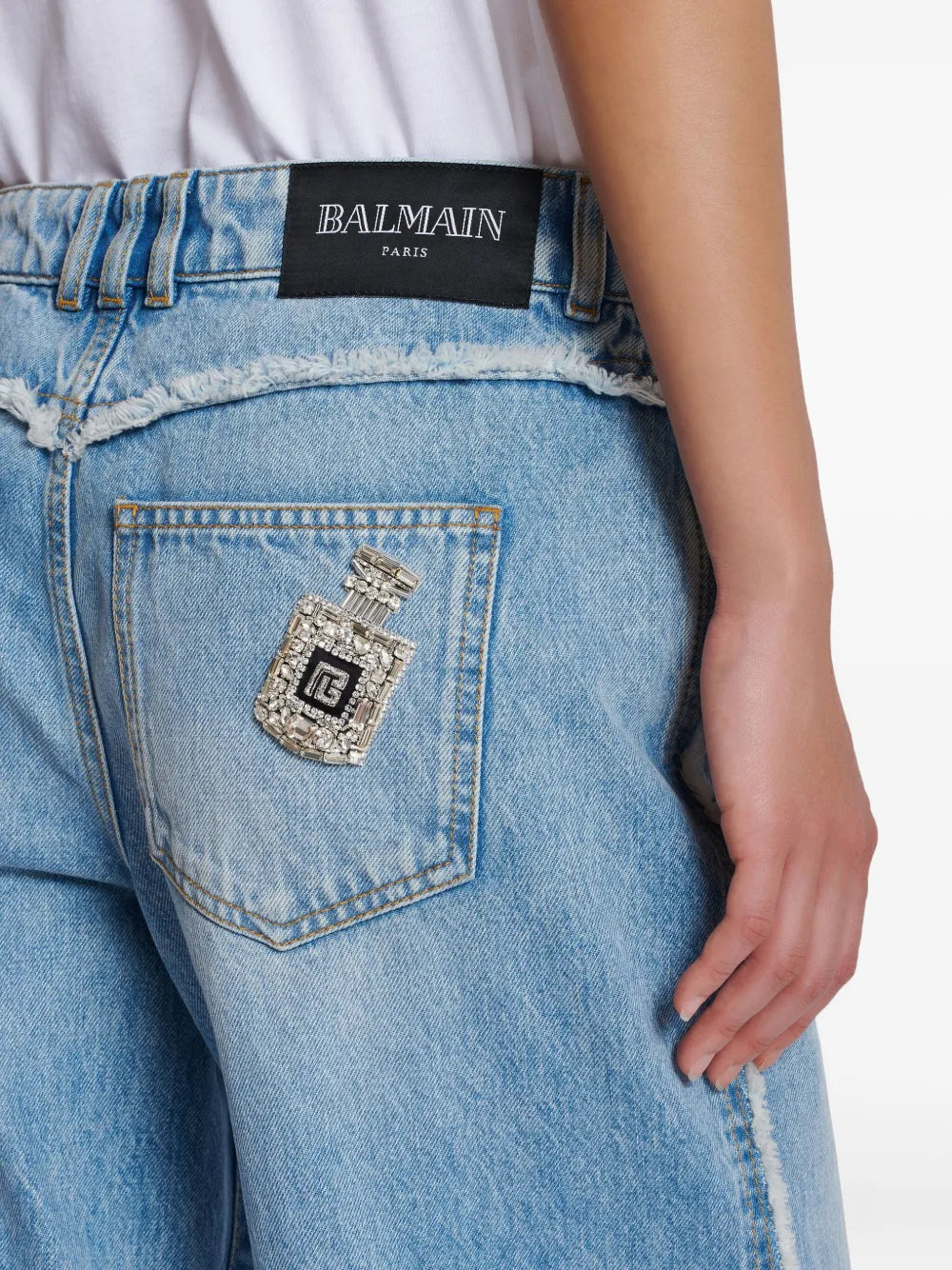 Ausgefranste Straight-Leg-Jeans