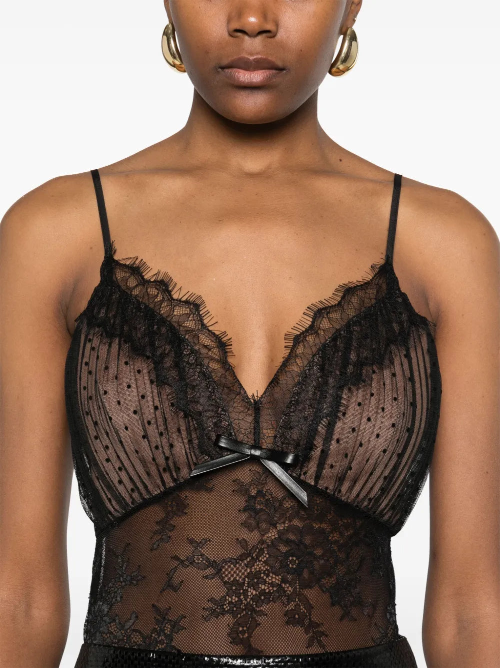 Mesh body with dot pattern