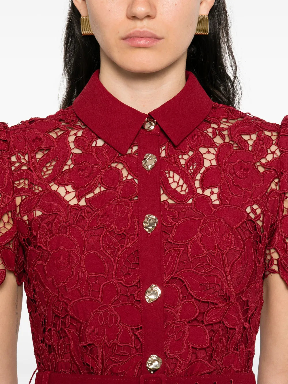 Mini dress made of lace with floral pattern