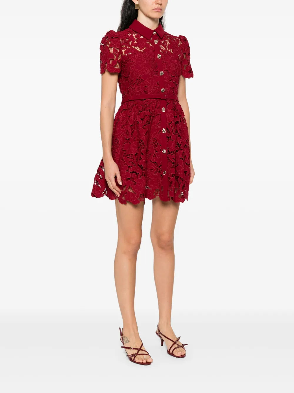Mini dress made of lace with floral pattern