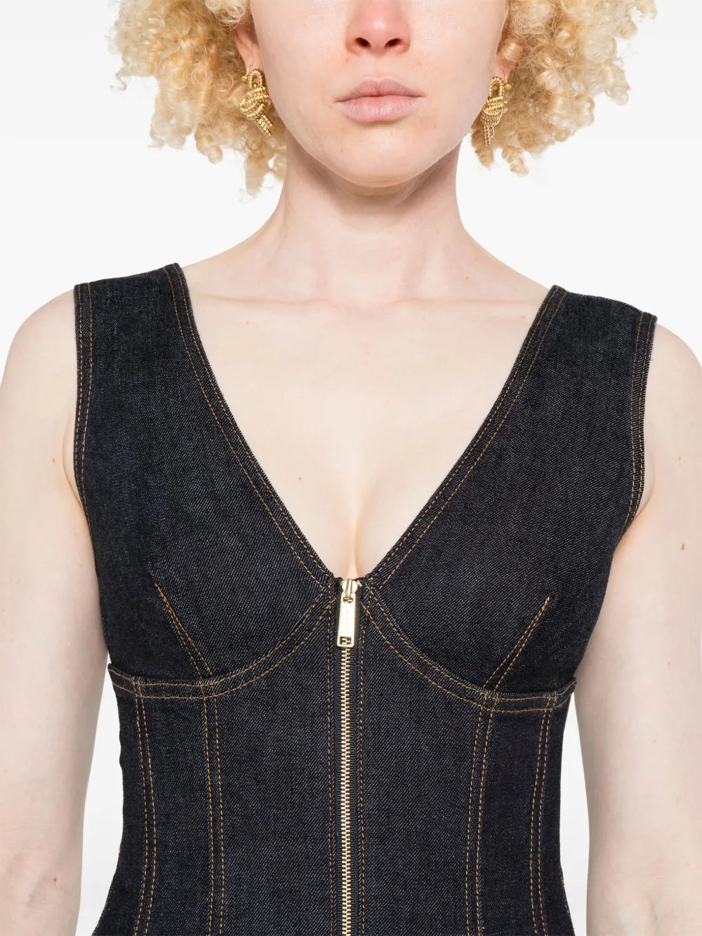 Klassisches Jeans-Minikleid