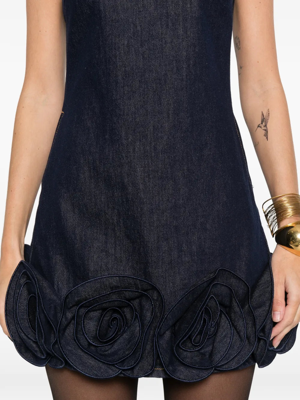 Minikleid mit Blumenapplikation