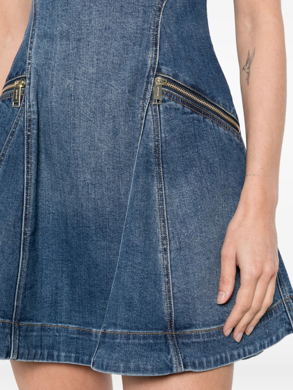 Minikleid mit Rüschen