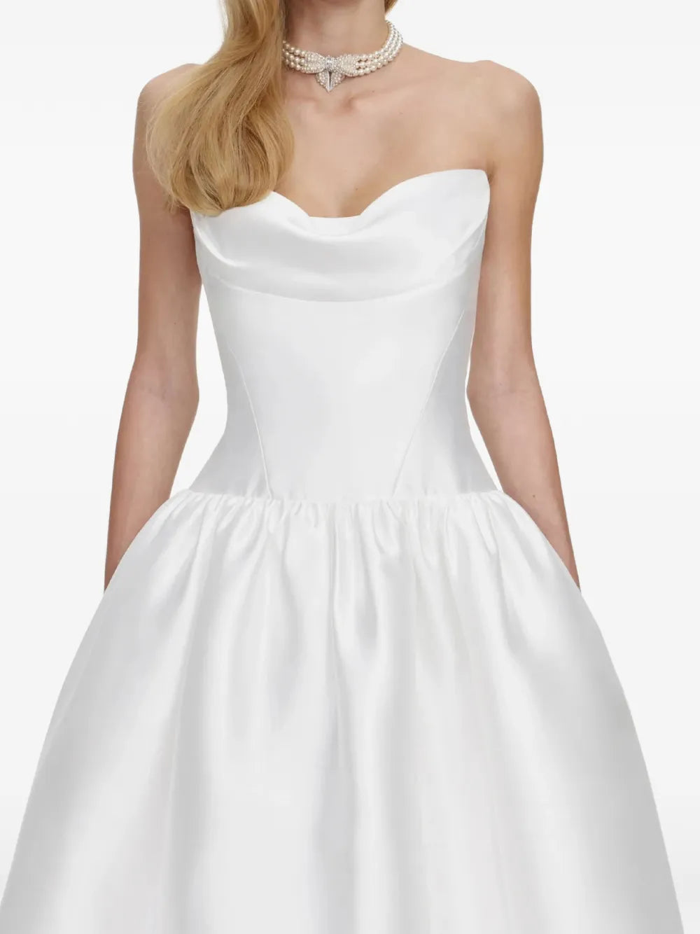 Midikleid mit Herzausschnitt