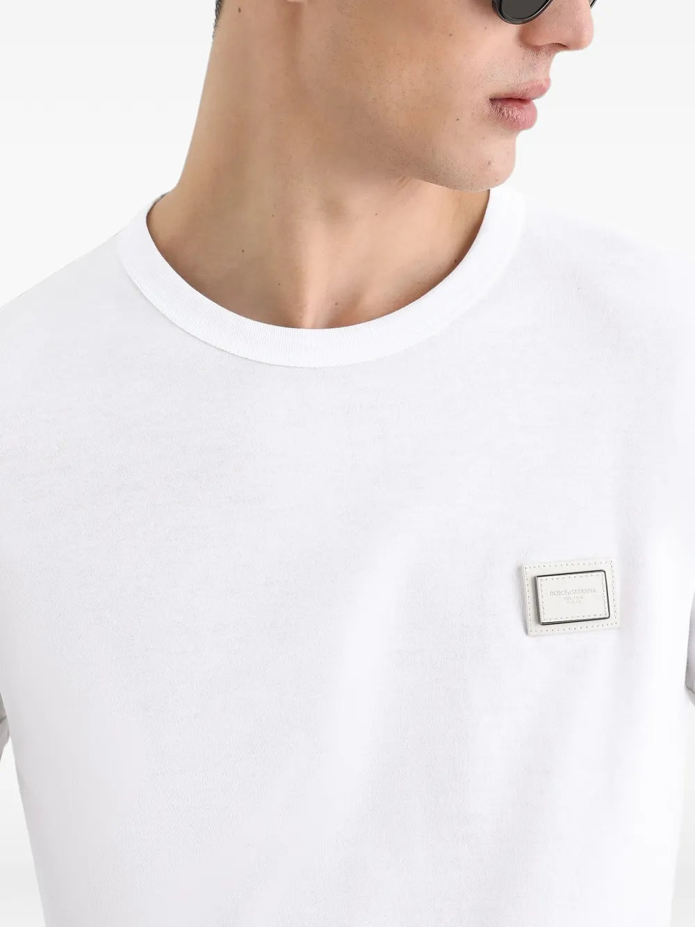 T-Shirt mit Logo-Plakette
