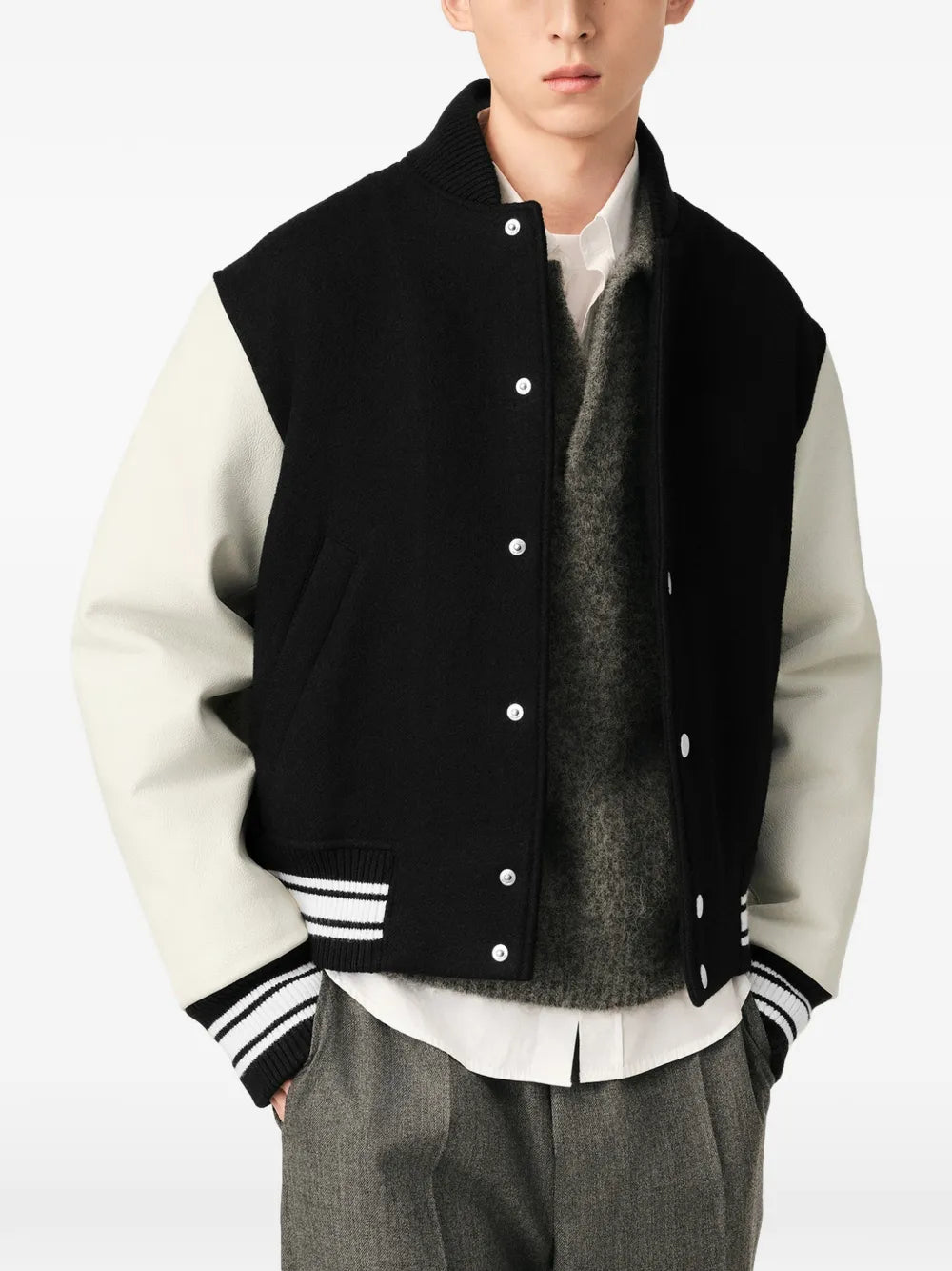 Wattierte Jacke aus Wolle und Leder mit Ami Paris-Stickerei