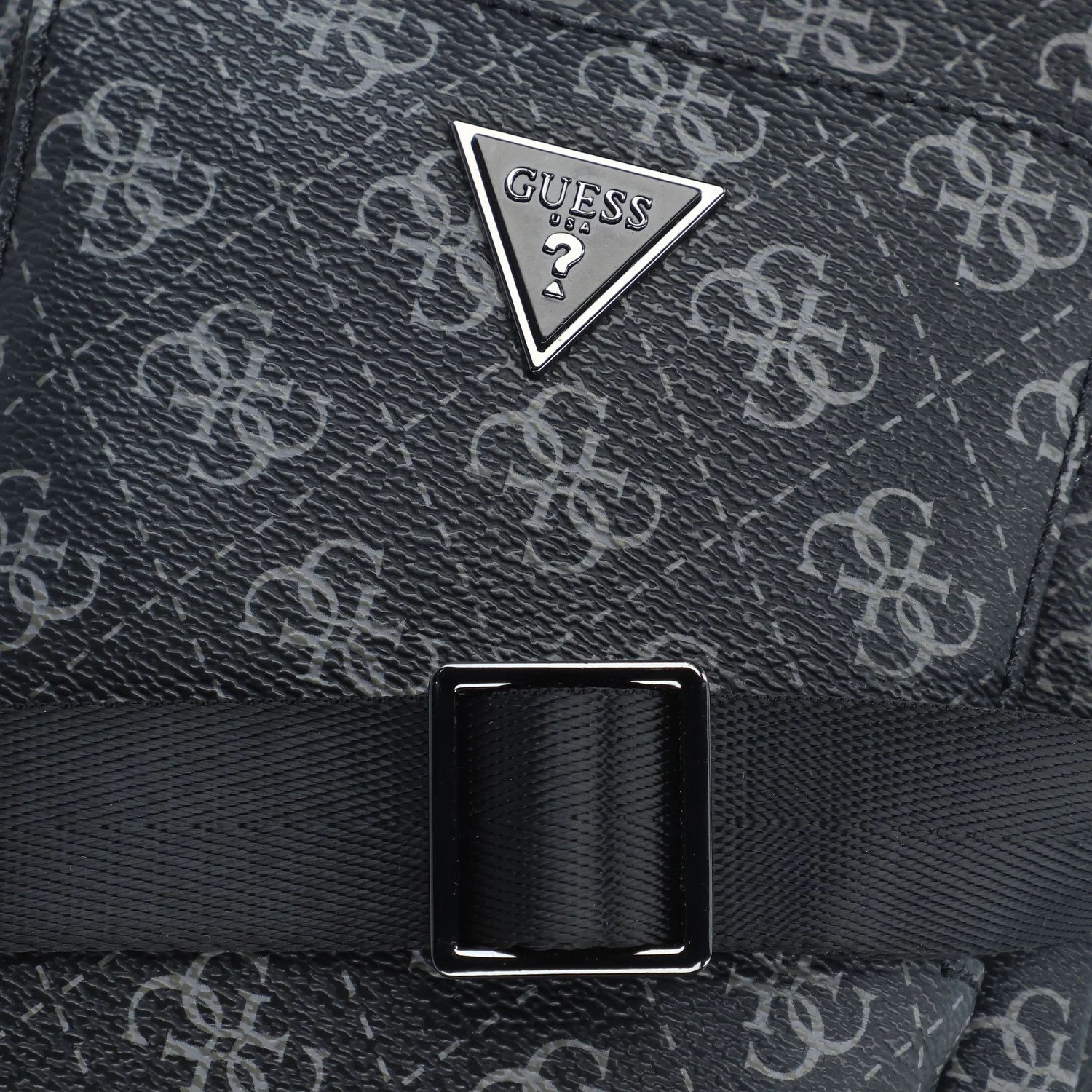 Kuriertasche mit Monogramm