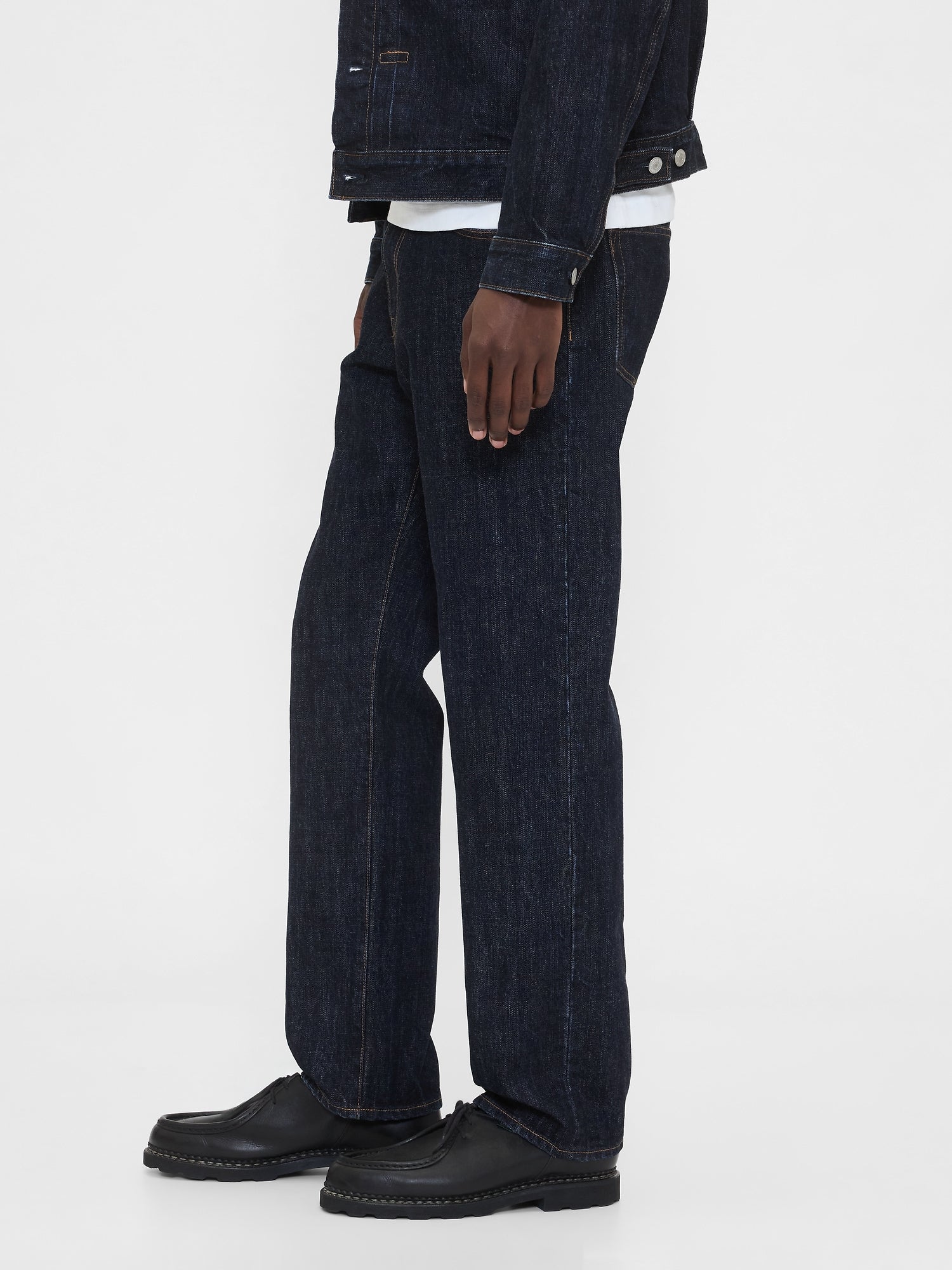 Relaxed Straight Jeans