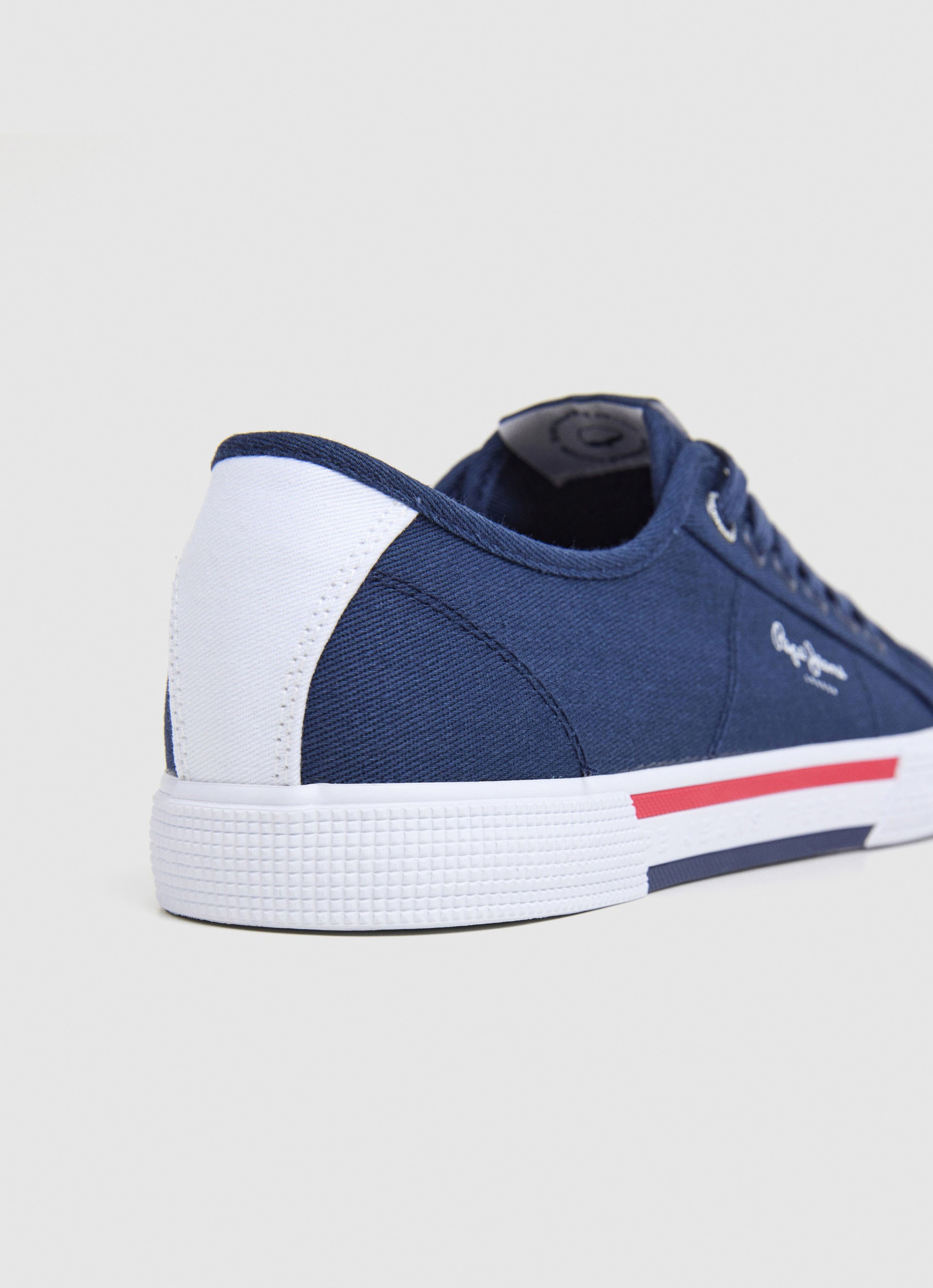 Sneakers Brady Basic