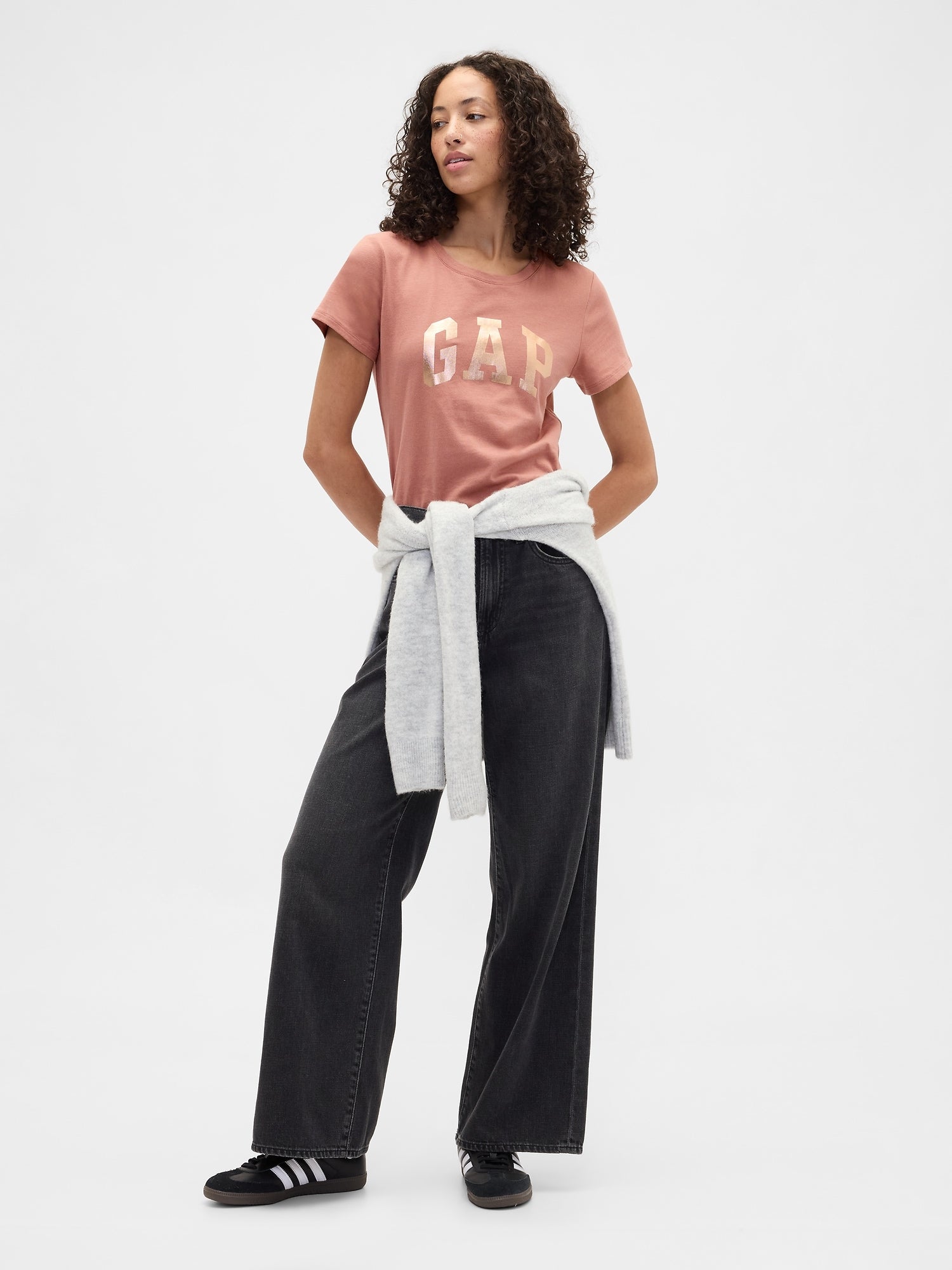 T-Shirt mit GAP Logo