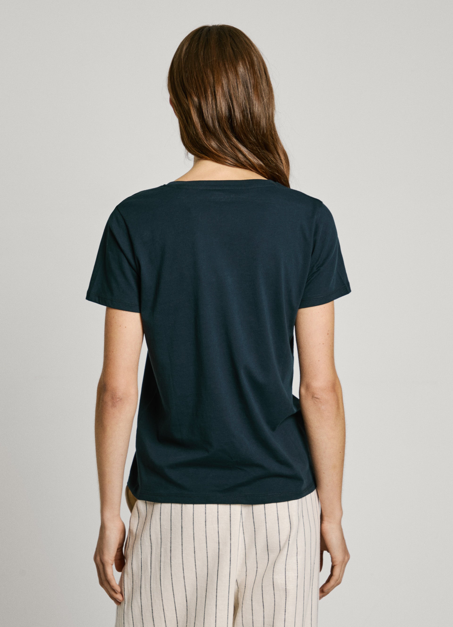 Macy T-shirt with V-neck