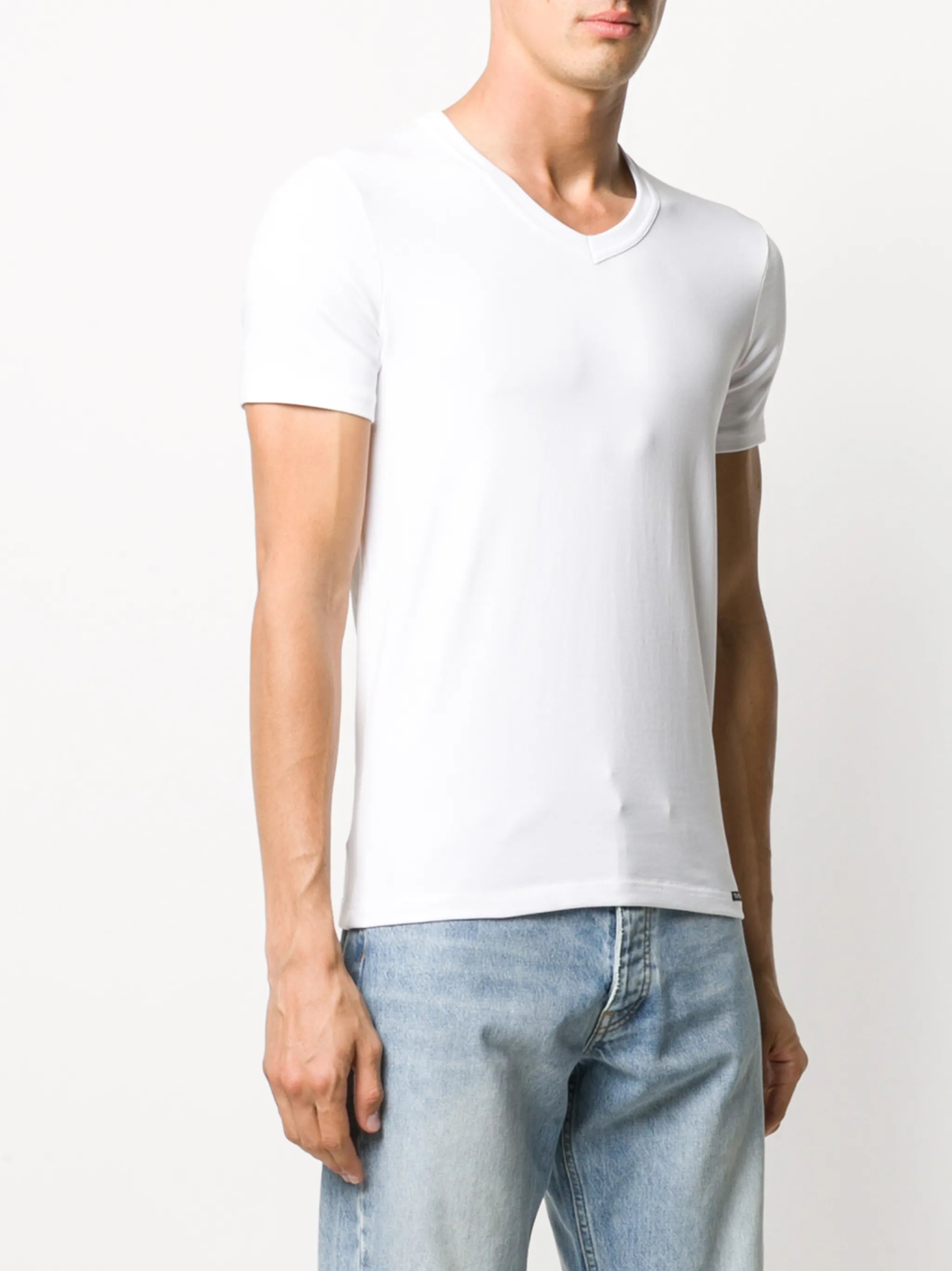 T-SHIRT V-NECK