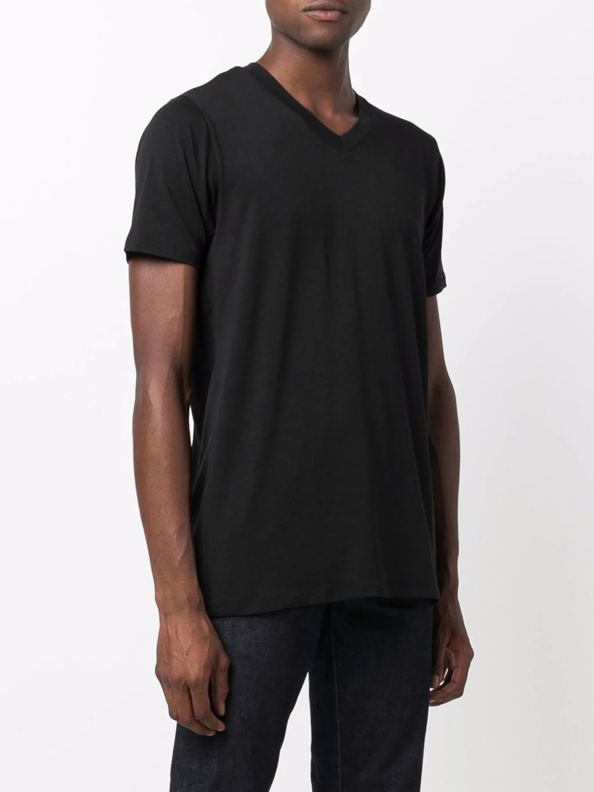 Narrow T-shirt with round neckline