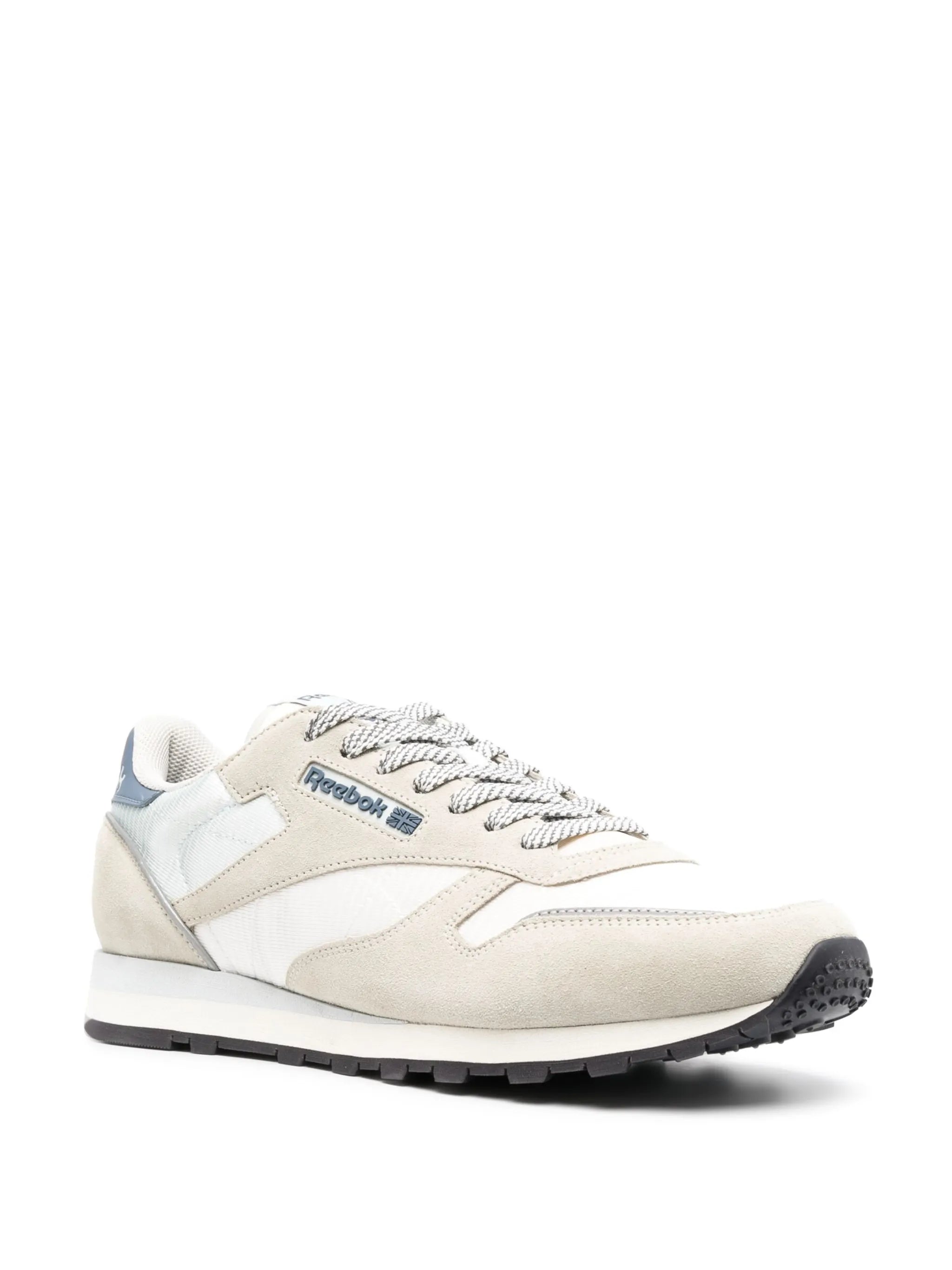 Klassische Sneakers