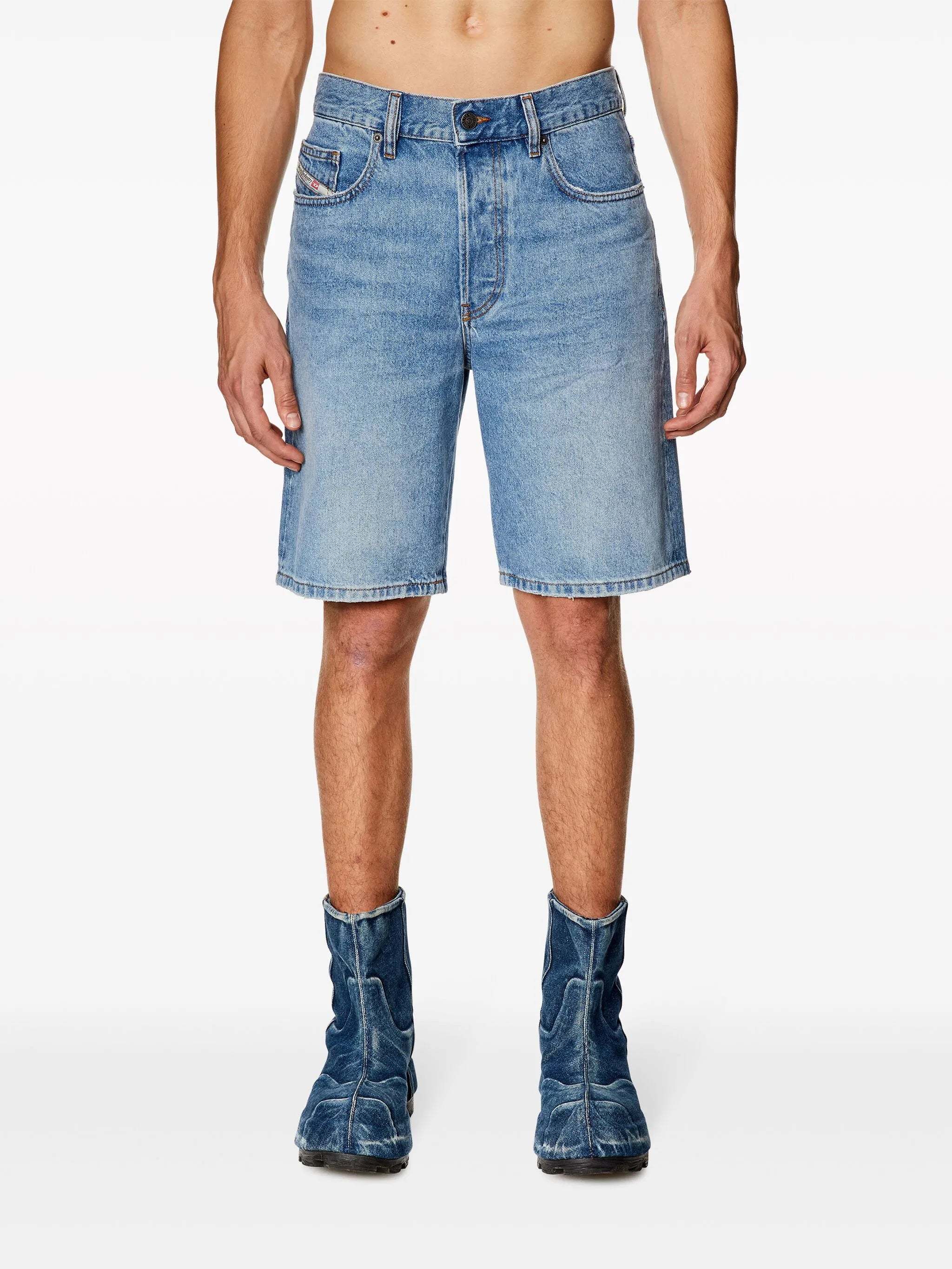 Gerade Jeans-Shorts mit Logo-Patch