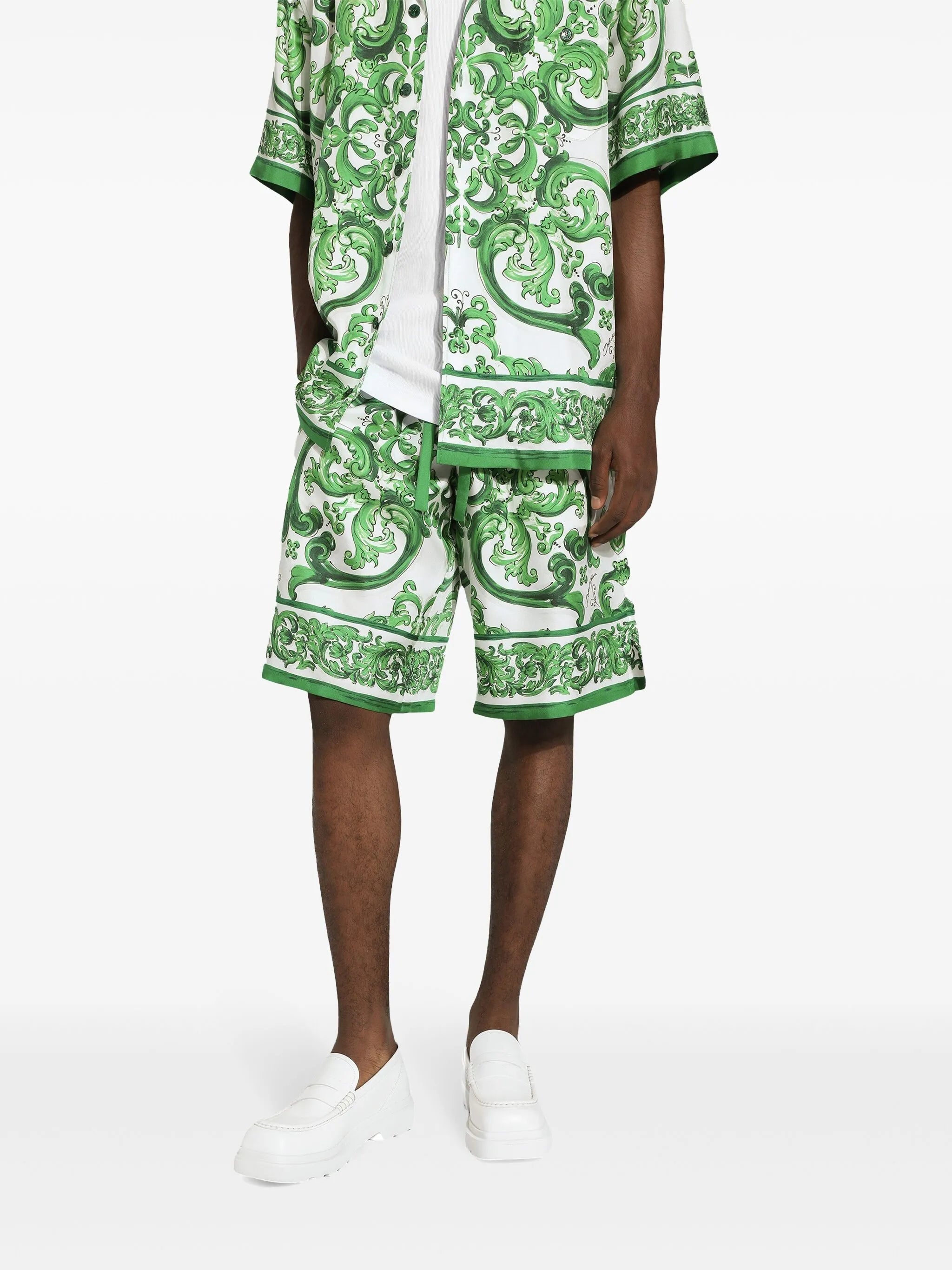Seidenshorts mit Majolica-Print