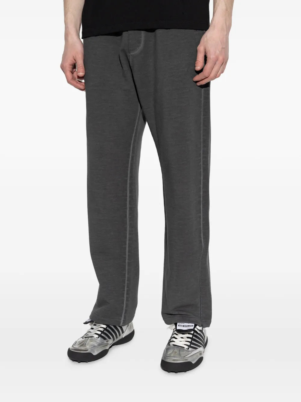 Jogginghose mit weitem Bein