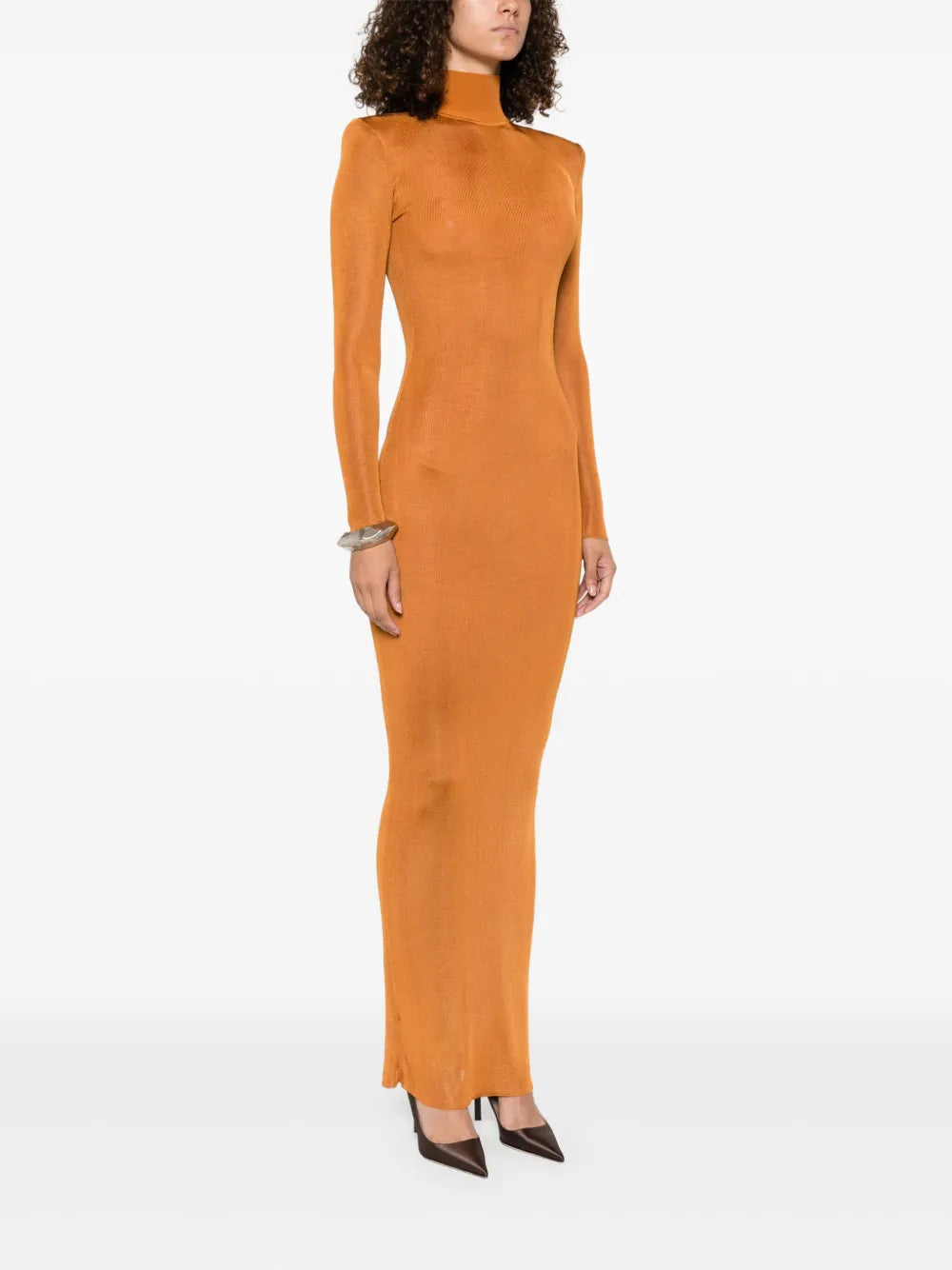 Langärmeliges Kleid mit Stehkragen