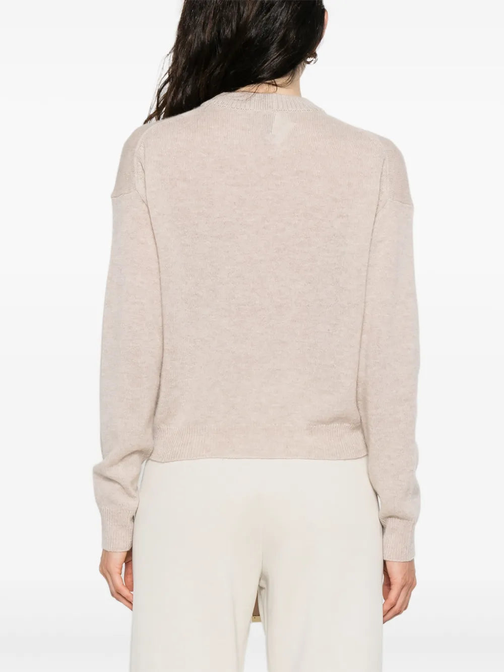 sweater with round neckline