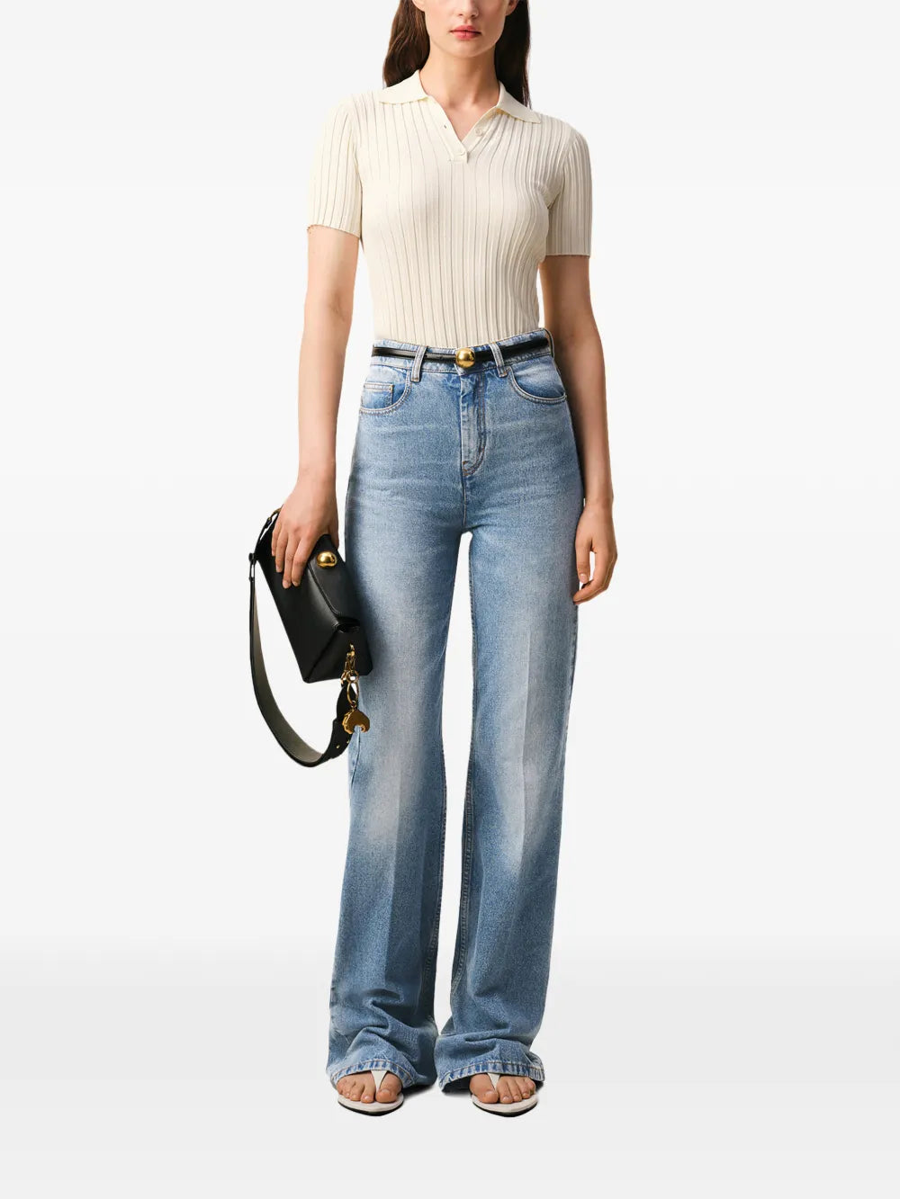 Ausgestellte Jeans