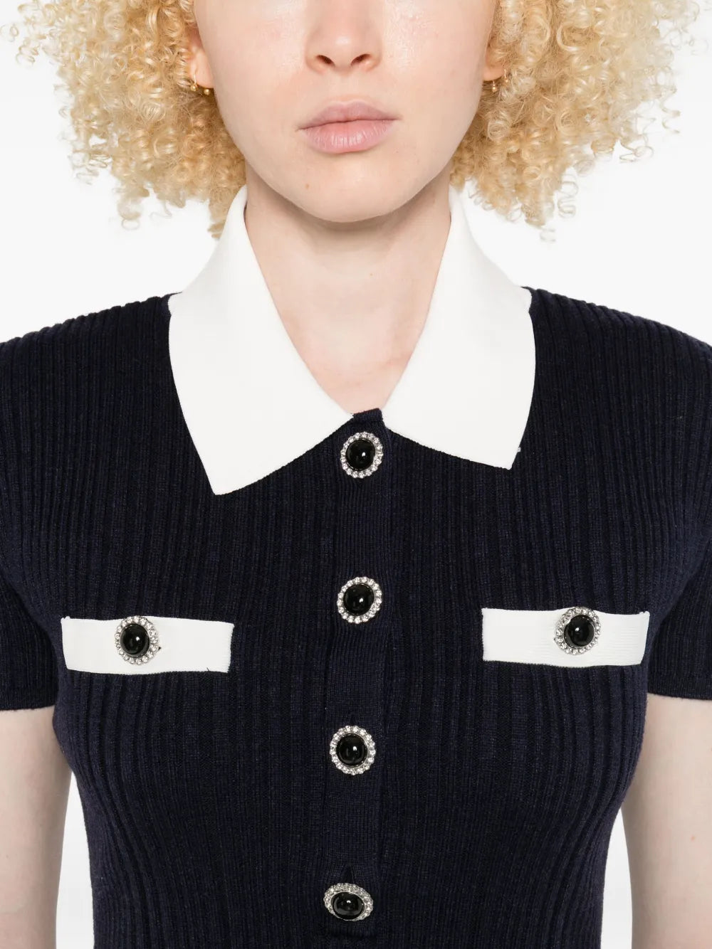 Minikleid mit Knopfdetail