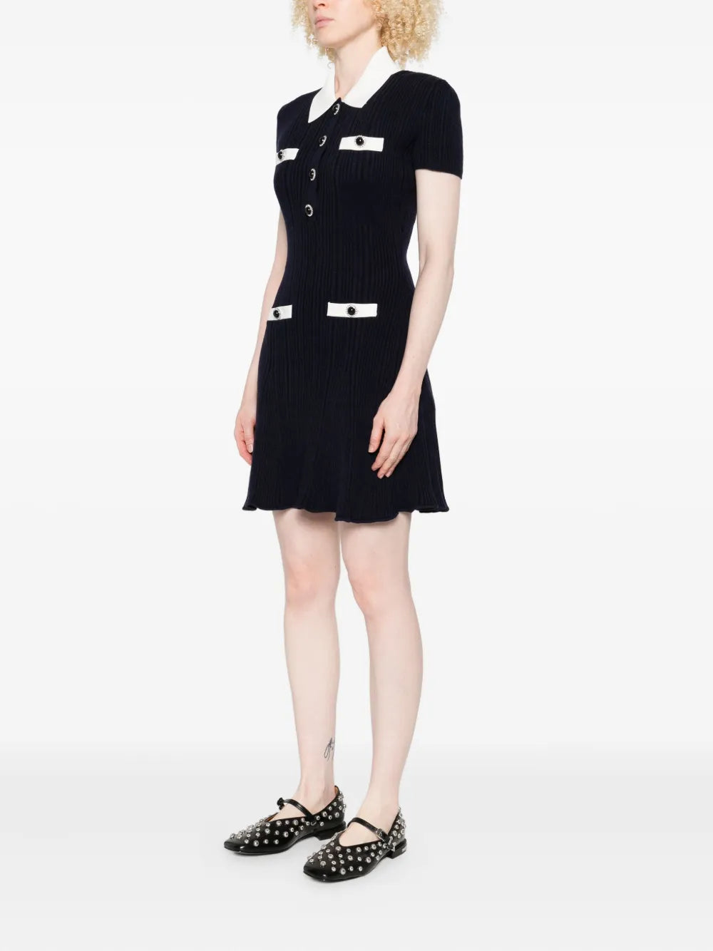 Minikleid mit Knopfdetail