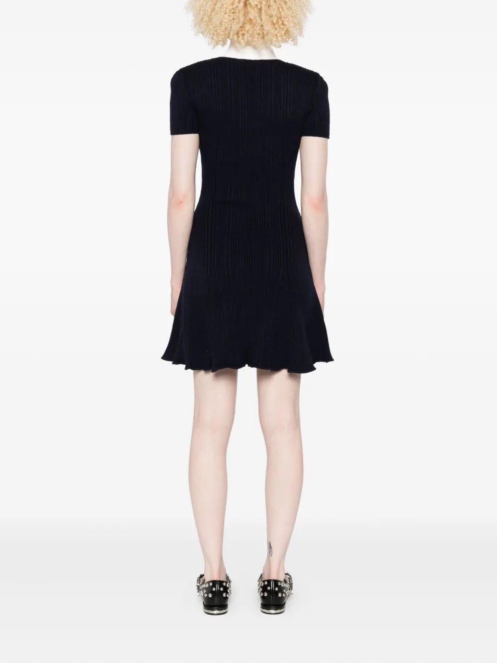 Minikleid mit Knopfdetail
